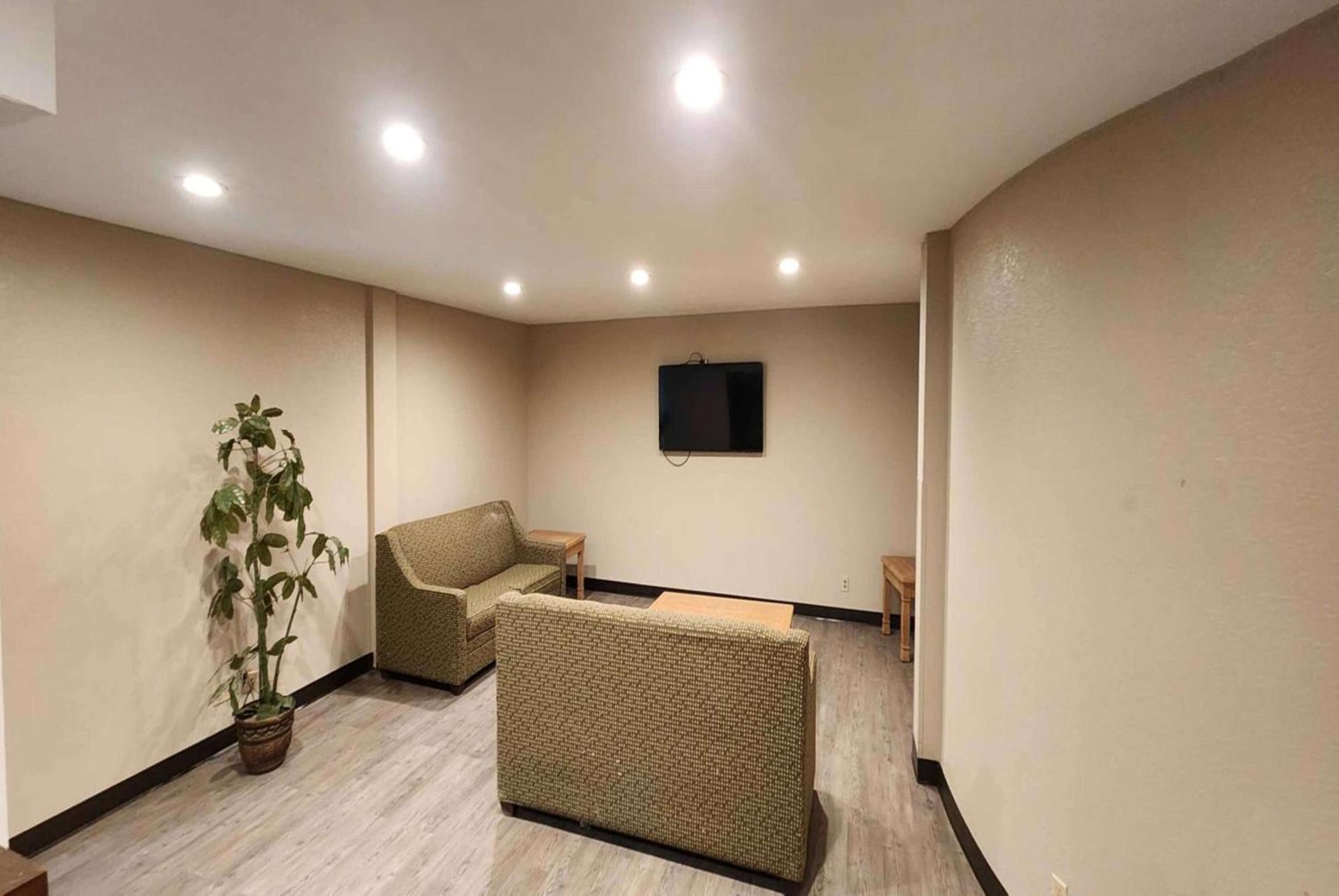 Days Inn by Wyndham Fort Wright Cincinnati Area photo 28