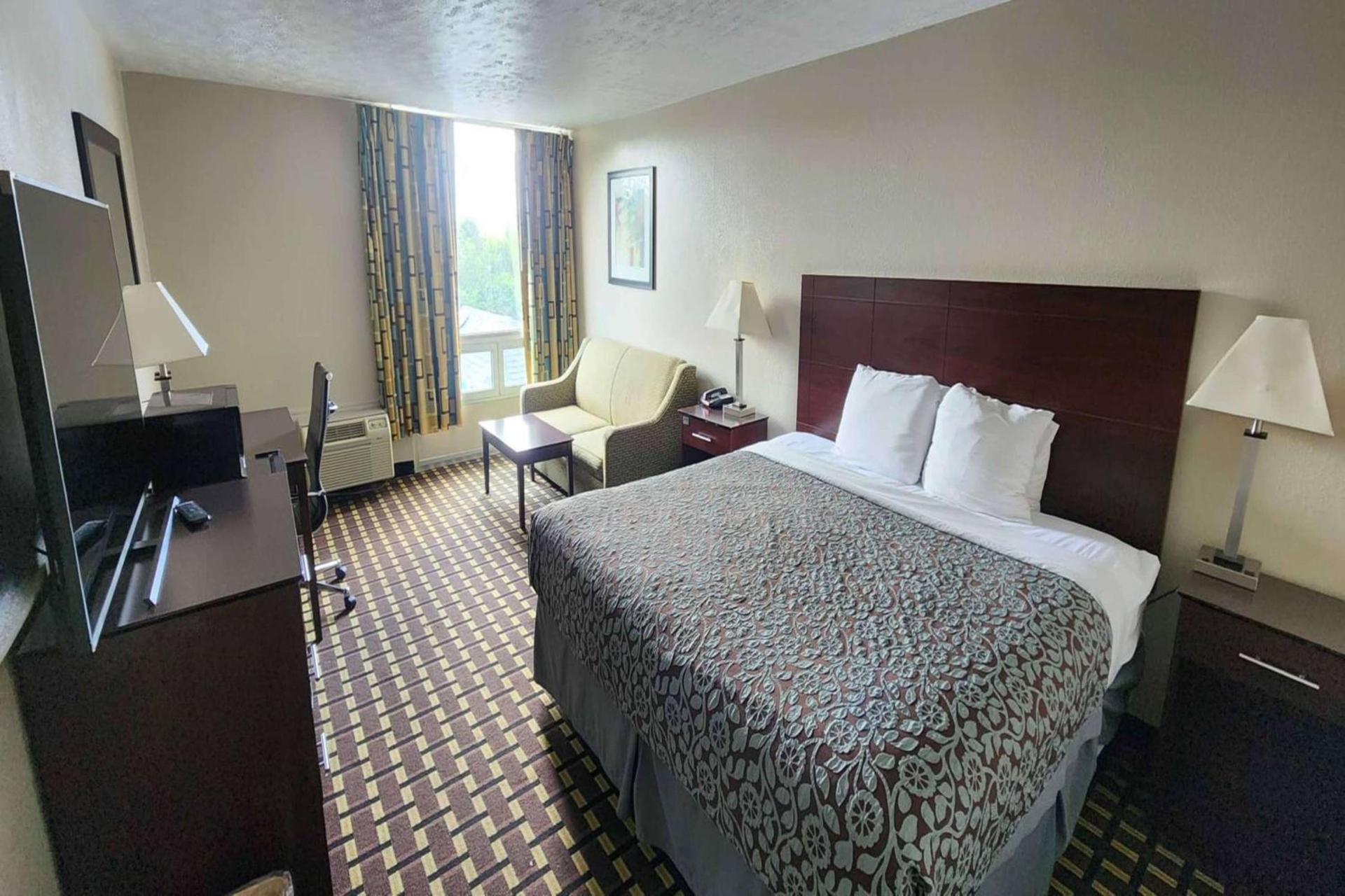 Days Inn by Wyndham Fort Wright Cincinnati Area photo 19
