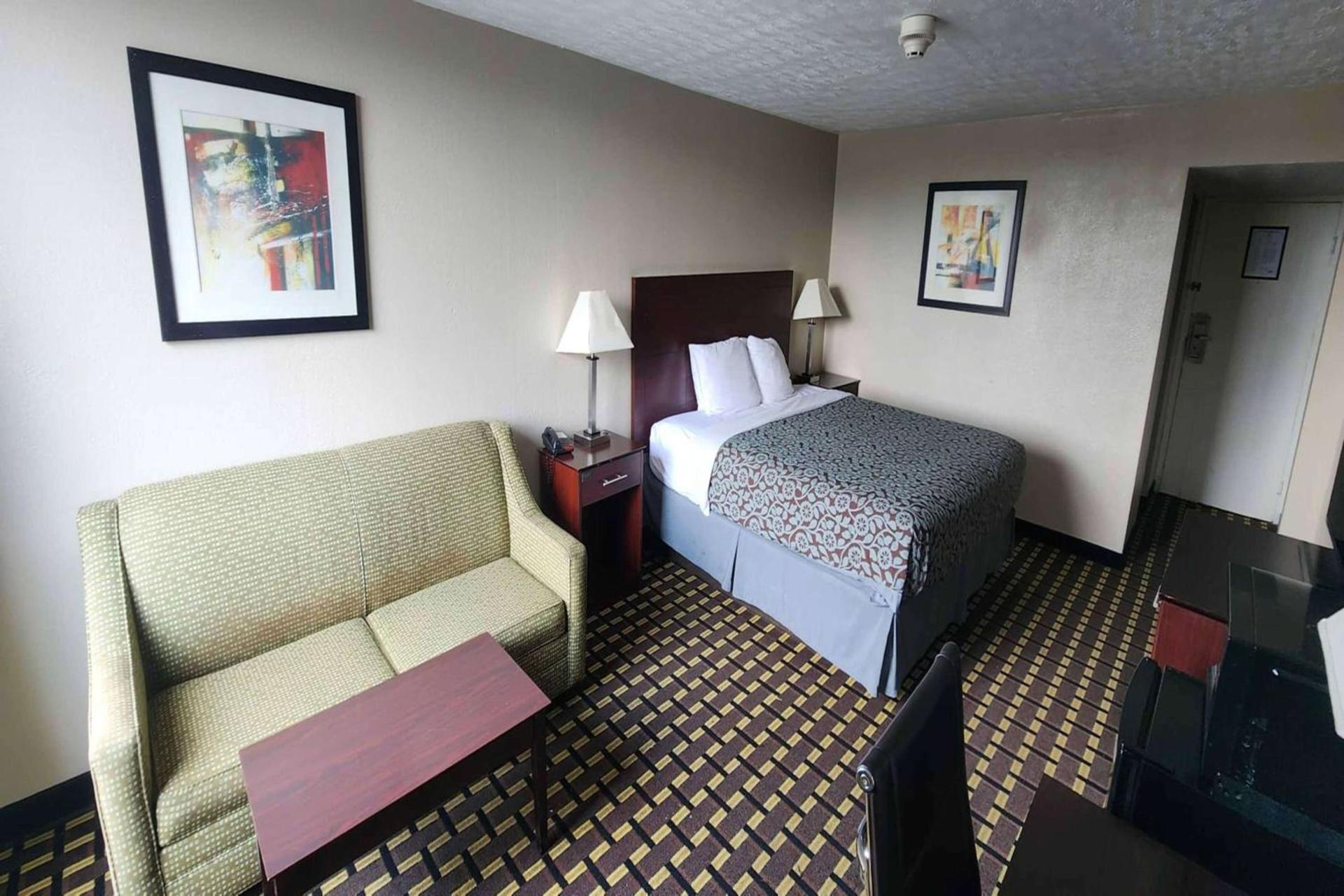 Days Inn by Wyndham Fort Wright Cincinnati Area photo 35