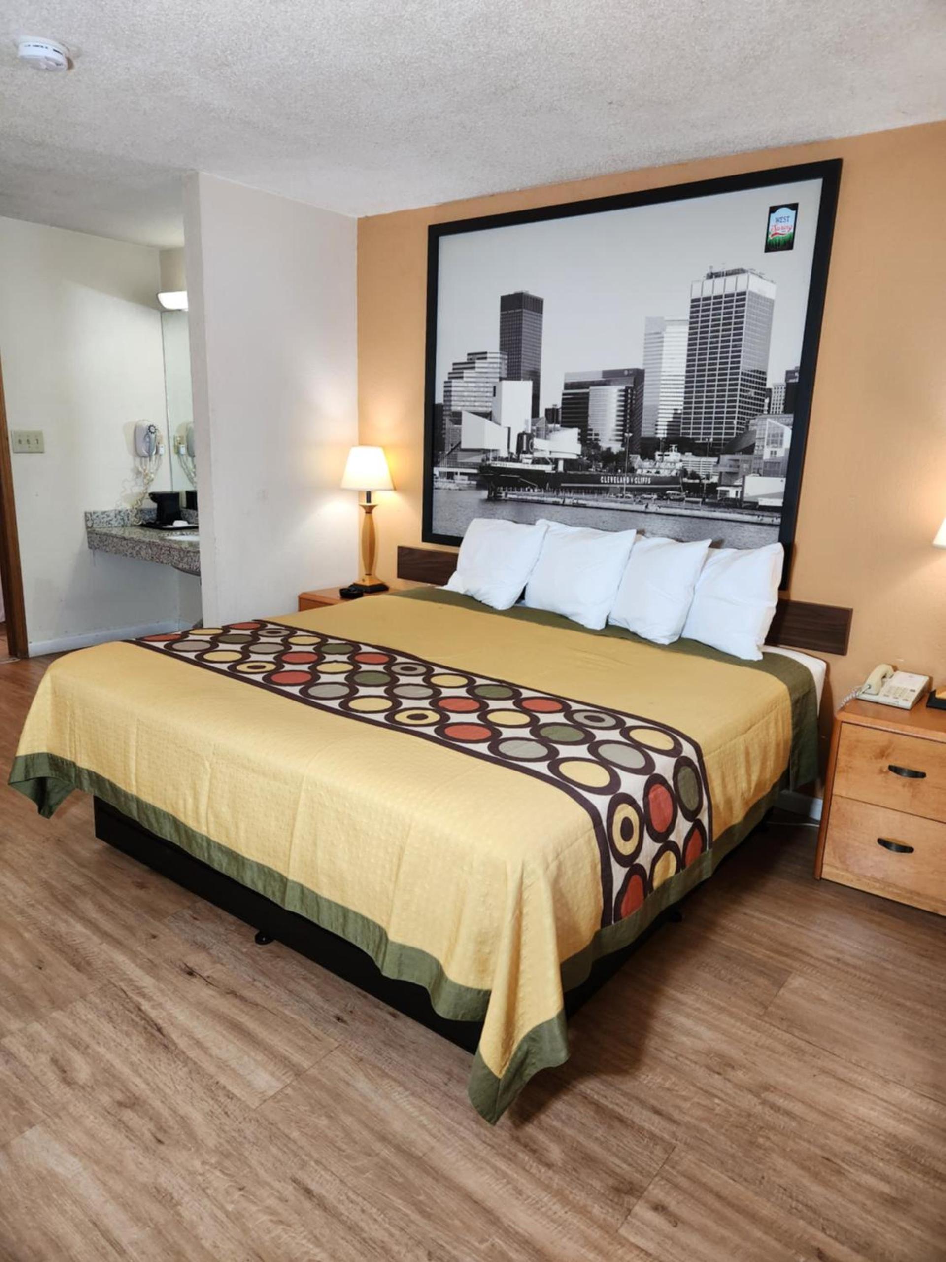 WestSpring Inn - Westlake Cleveland photo 14