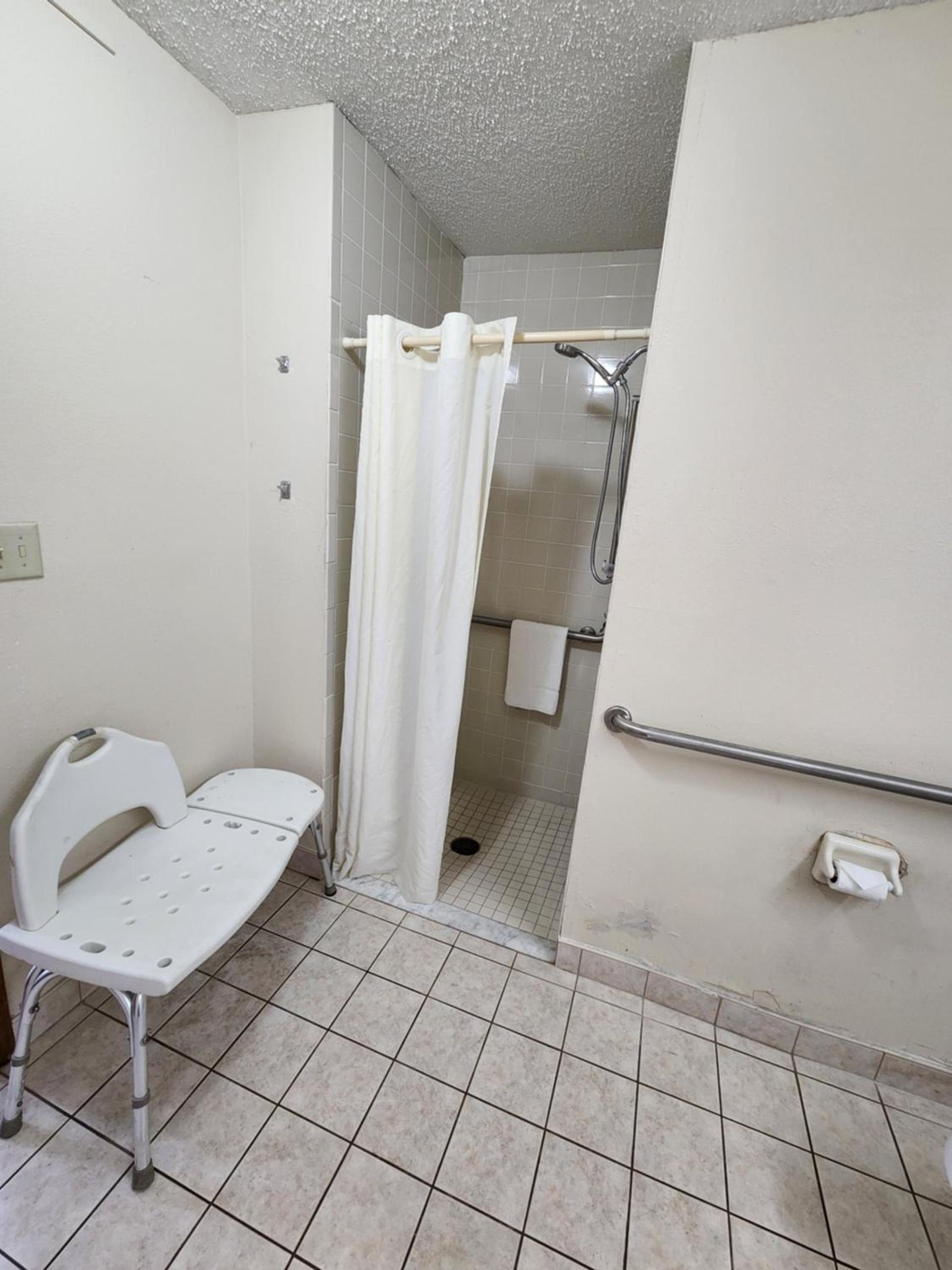 WestSpring Inn - Westlake Cleveland photo 20