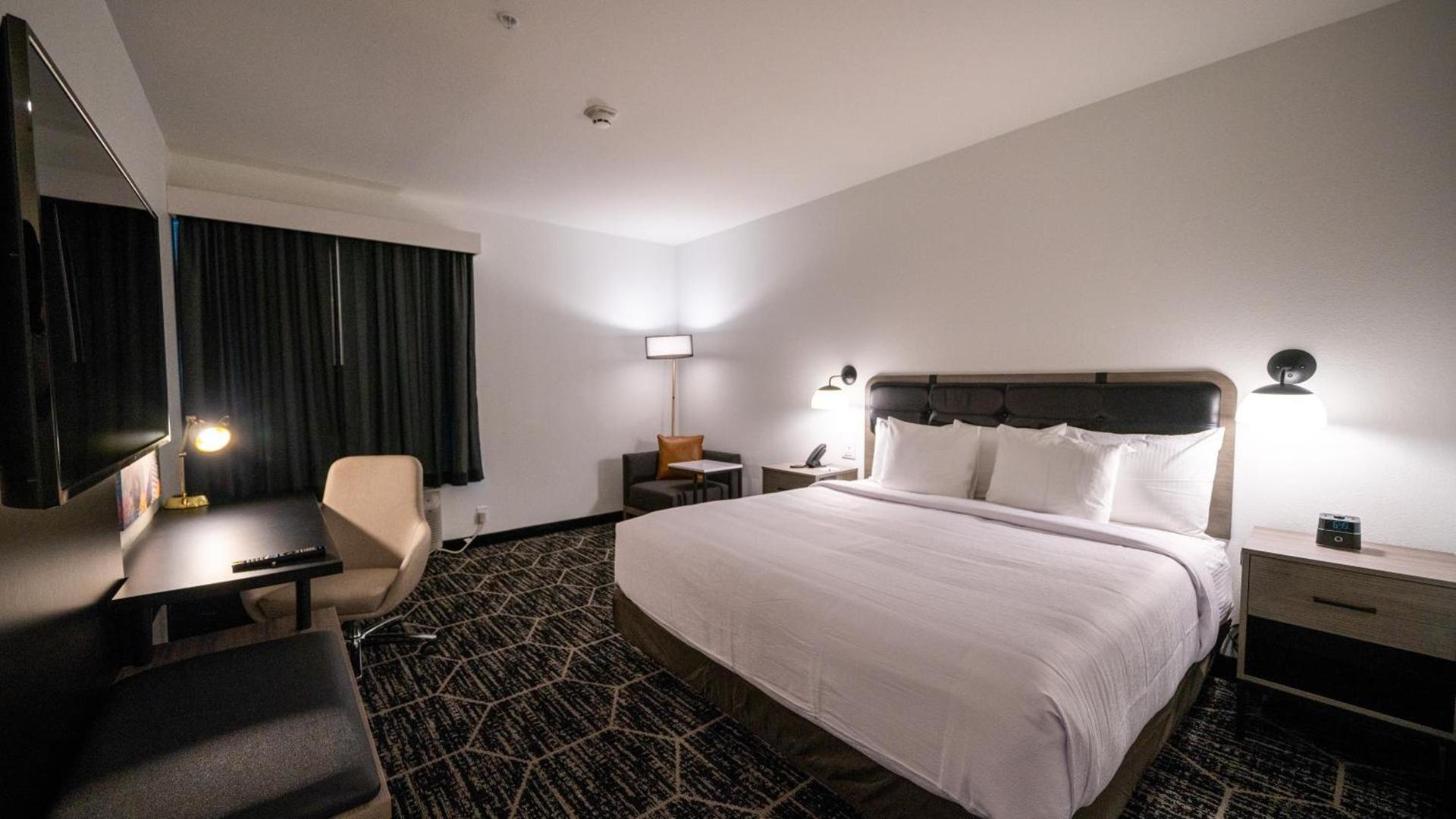La Quinta Inn & Suites by Wyndham Austin Parmer Tech Ridge photo 35