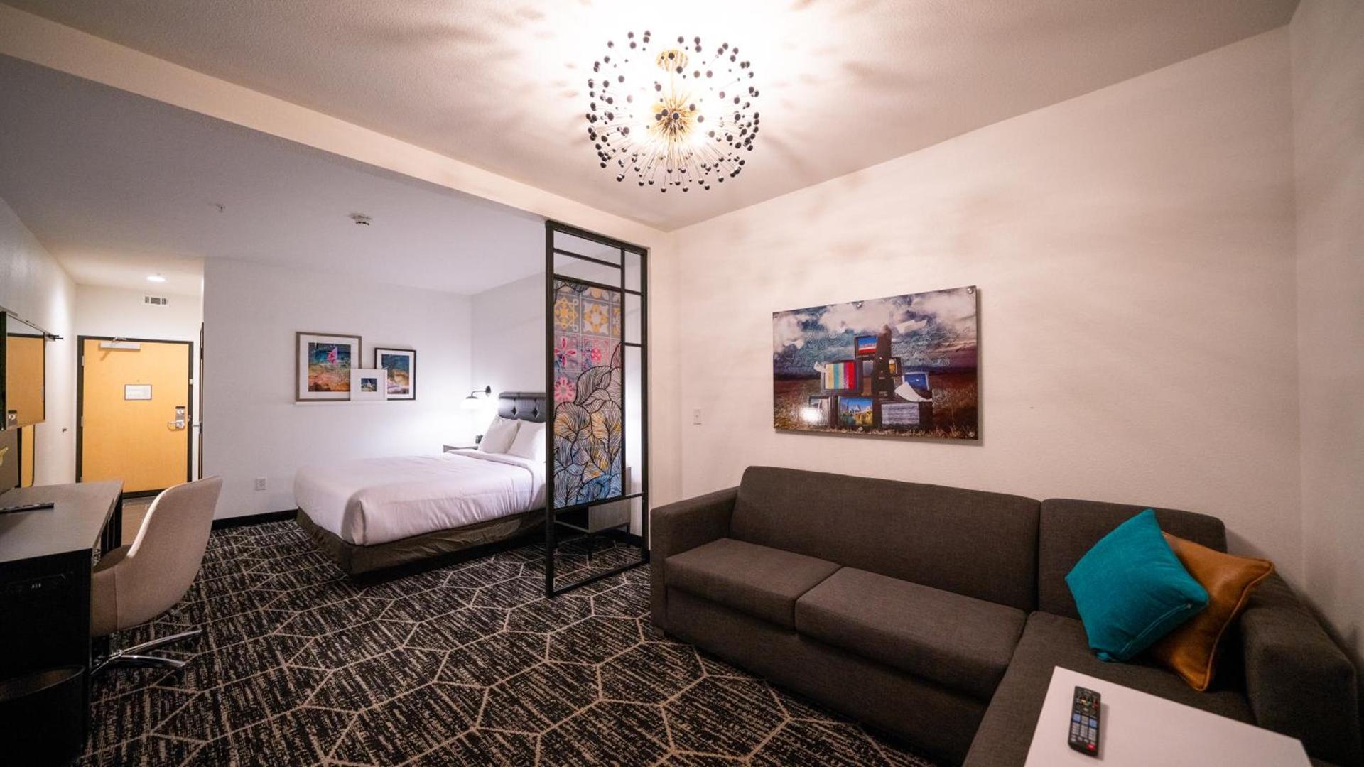 La Quinta Inn & Suites by Wyndham Austin Parmer Tech Ridge photo 36