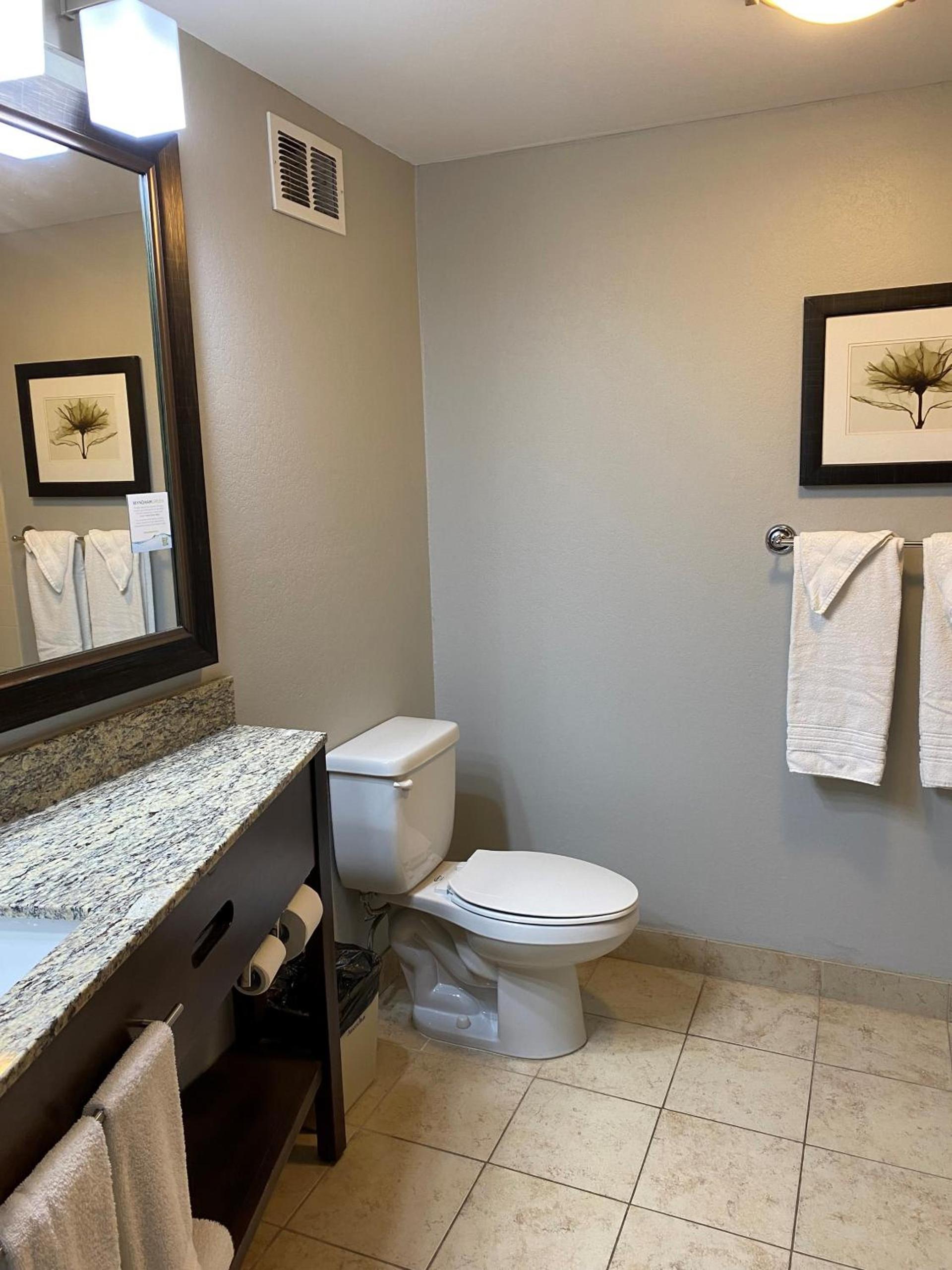 AmericInn by Wyndham Algona photo 41