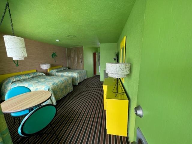 Caribbean Motel photo 41