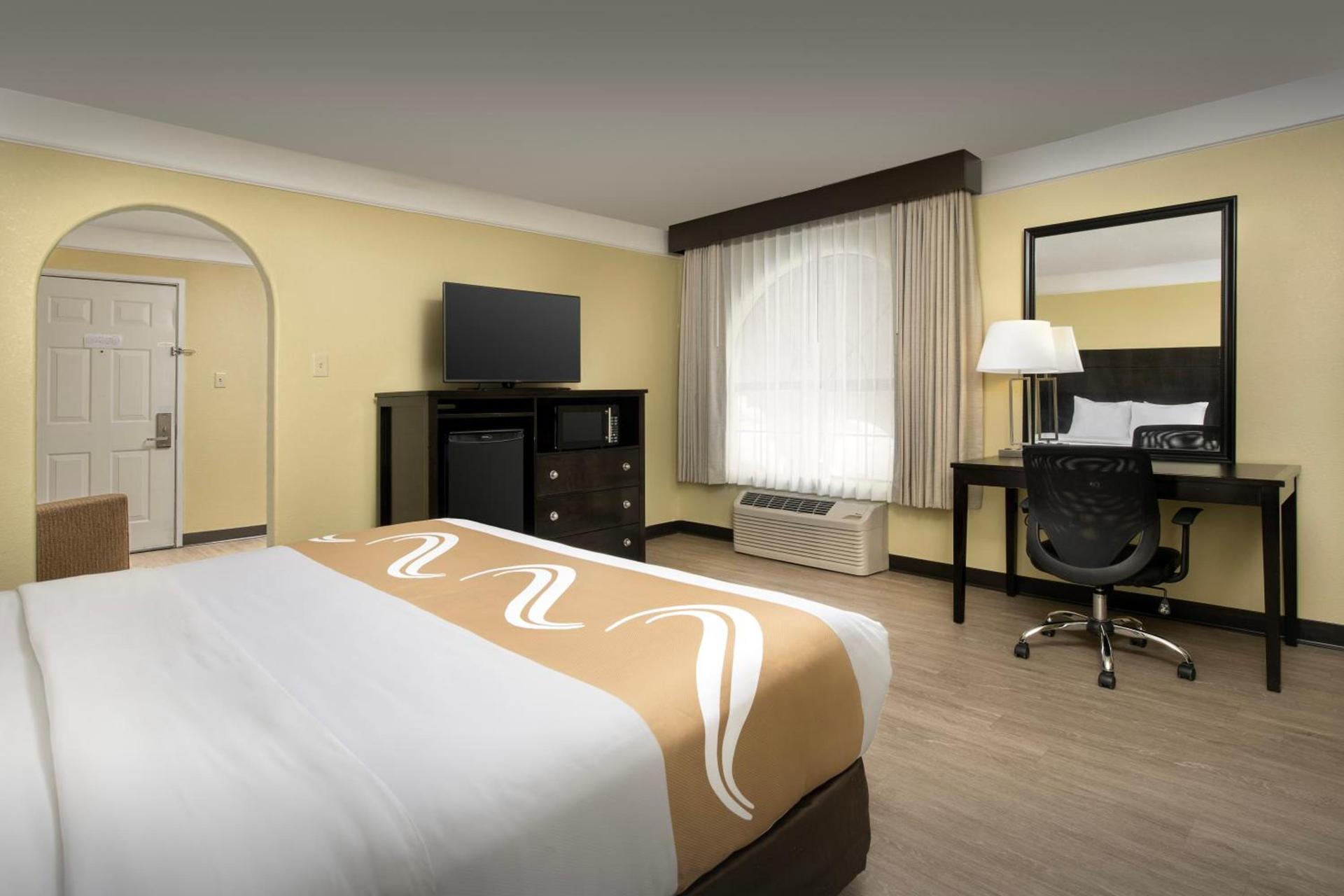 Quality Inn & Suites Gallup I-40 Exit 20 photo 58
