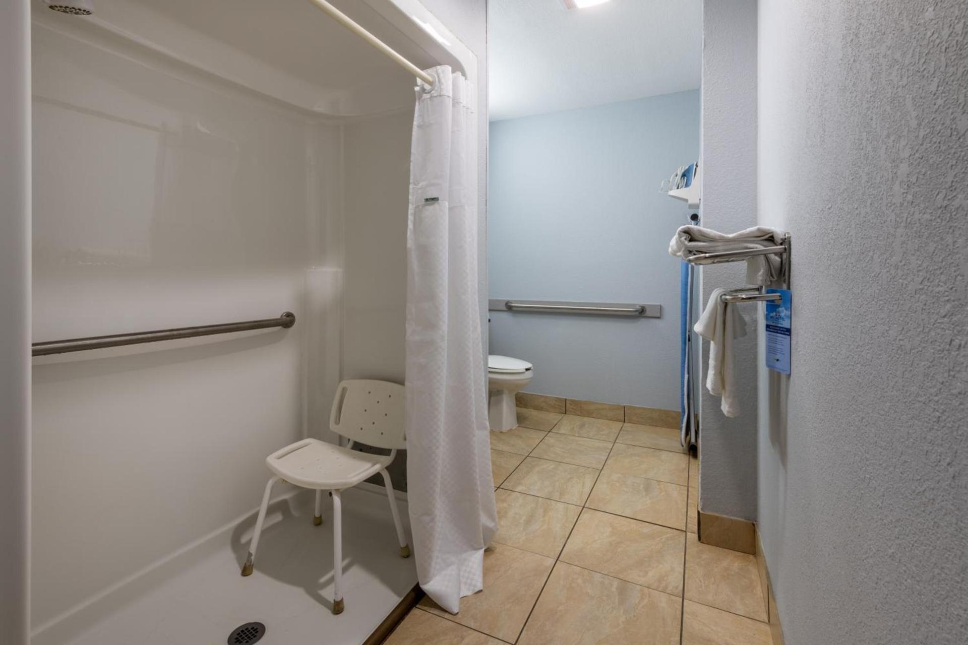 Microtel Inn by Wyndham Spartanburg Duncan photo 31