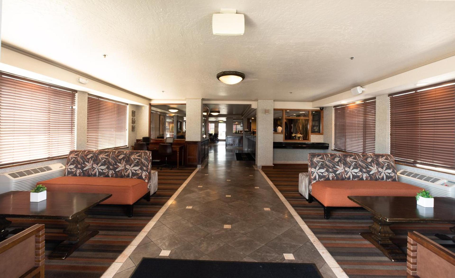 Oxnard Inn Lancaster photo 24