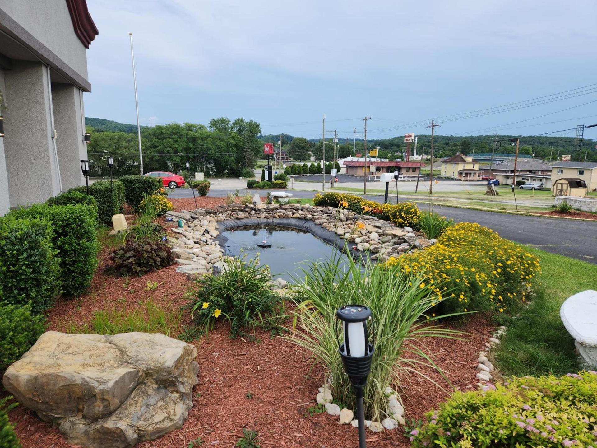 Red Roof Inn New Stanton photo 4