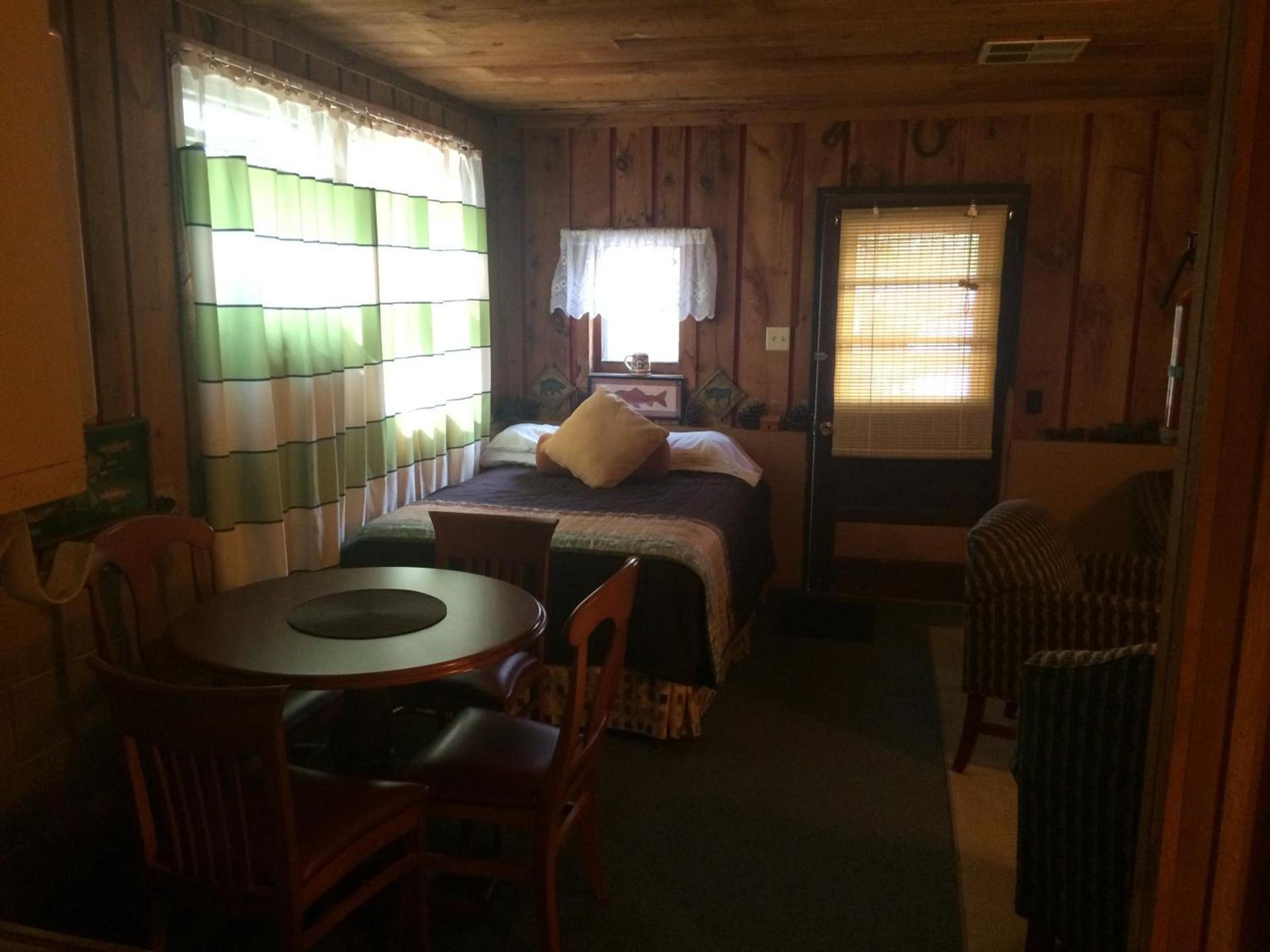 Alpine Motel photo 32
