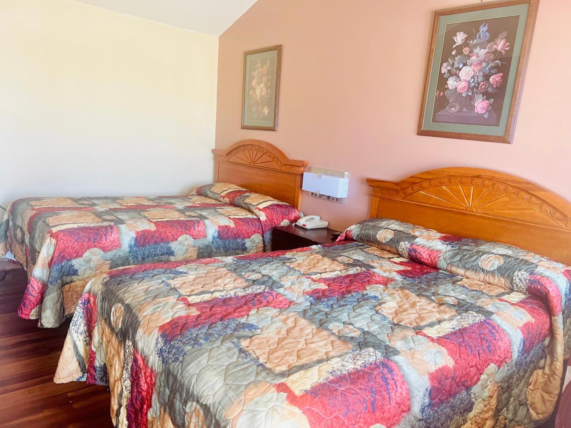 PAYLESS INN photo 5