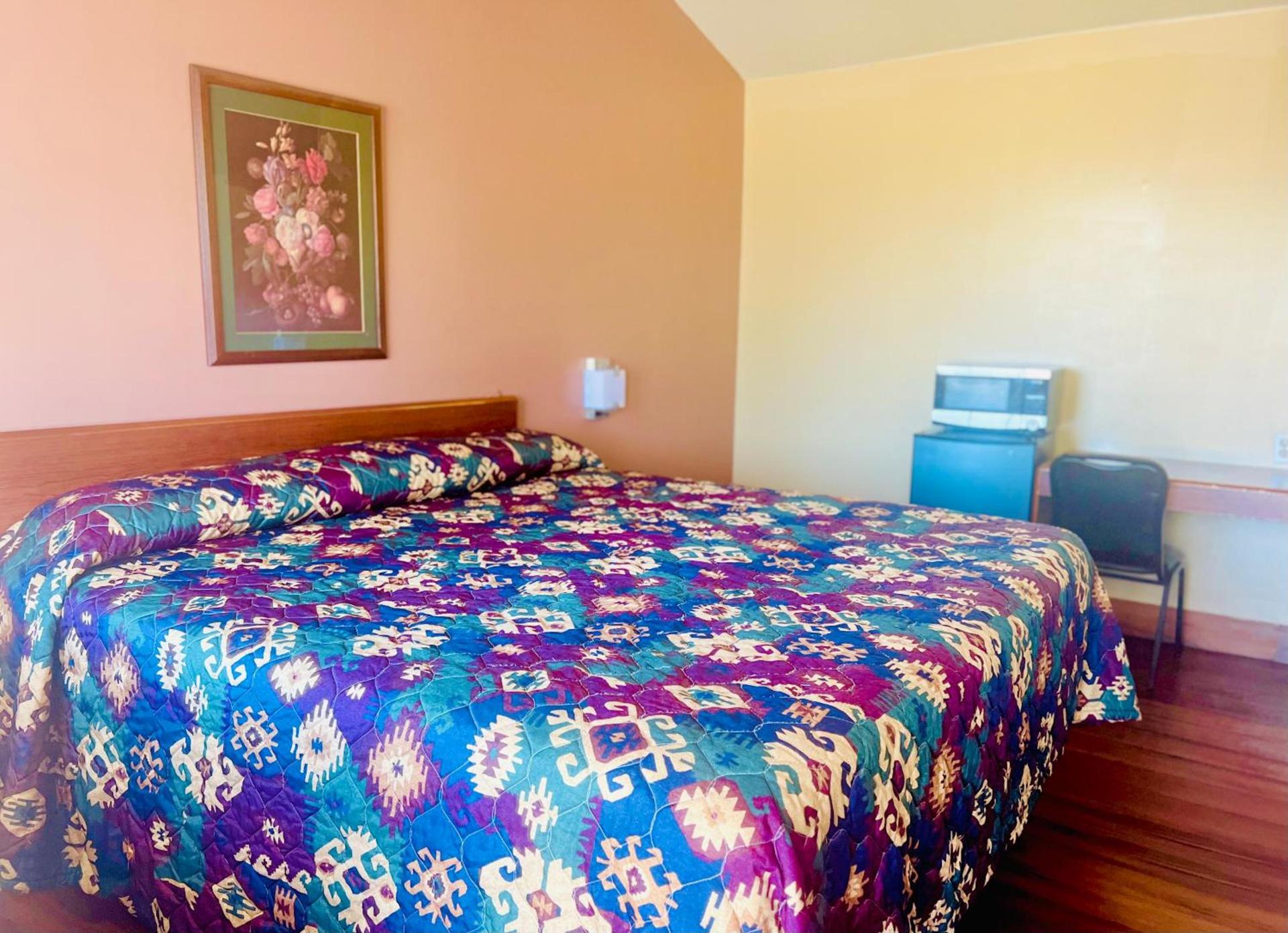 PAYLESS INN photo 8