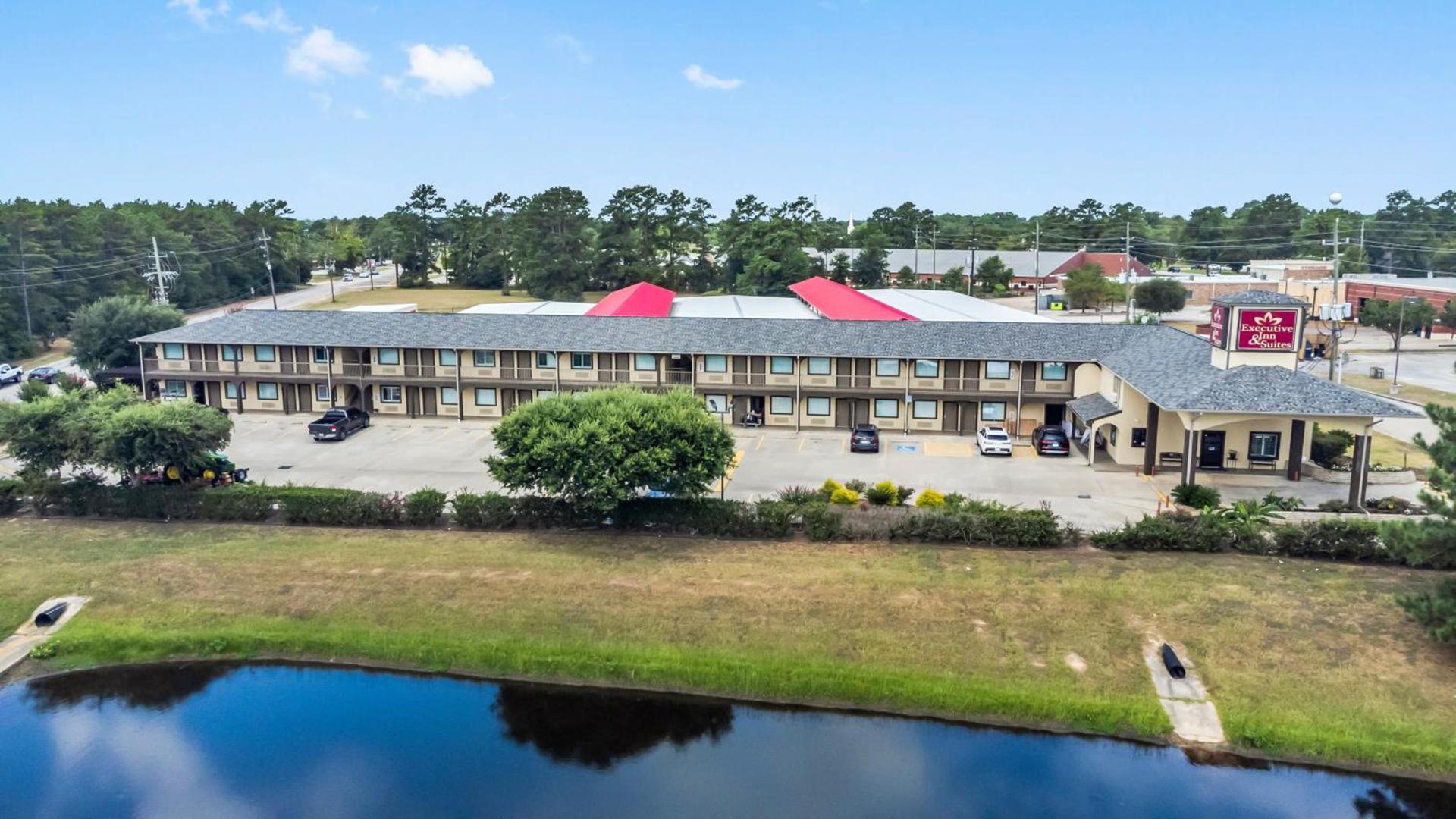 Executive Inn & Suites Magnolia photo 1