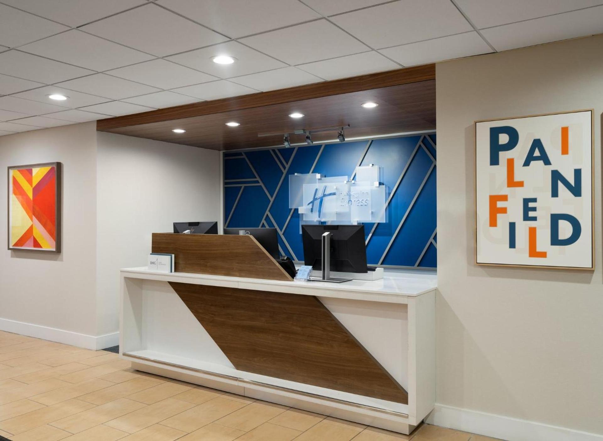 Holiday Inn Express Indianapolis Airport by IHG photo 15