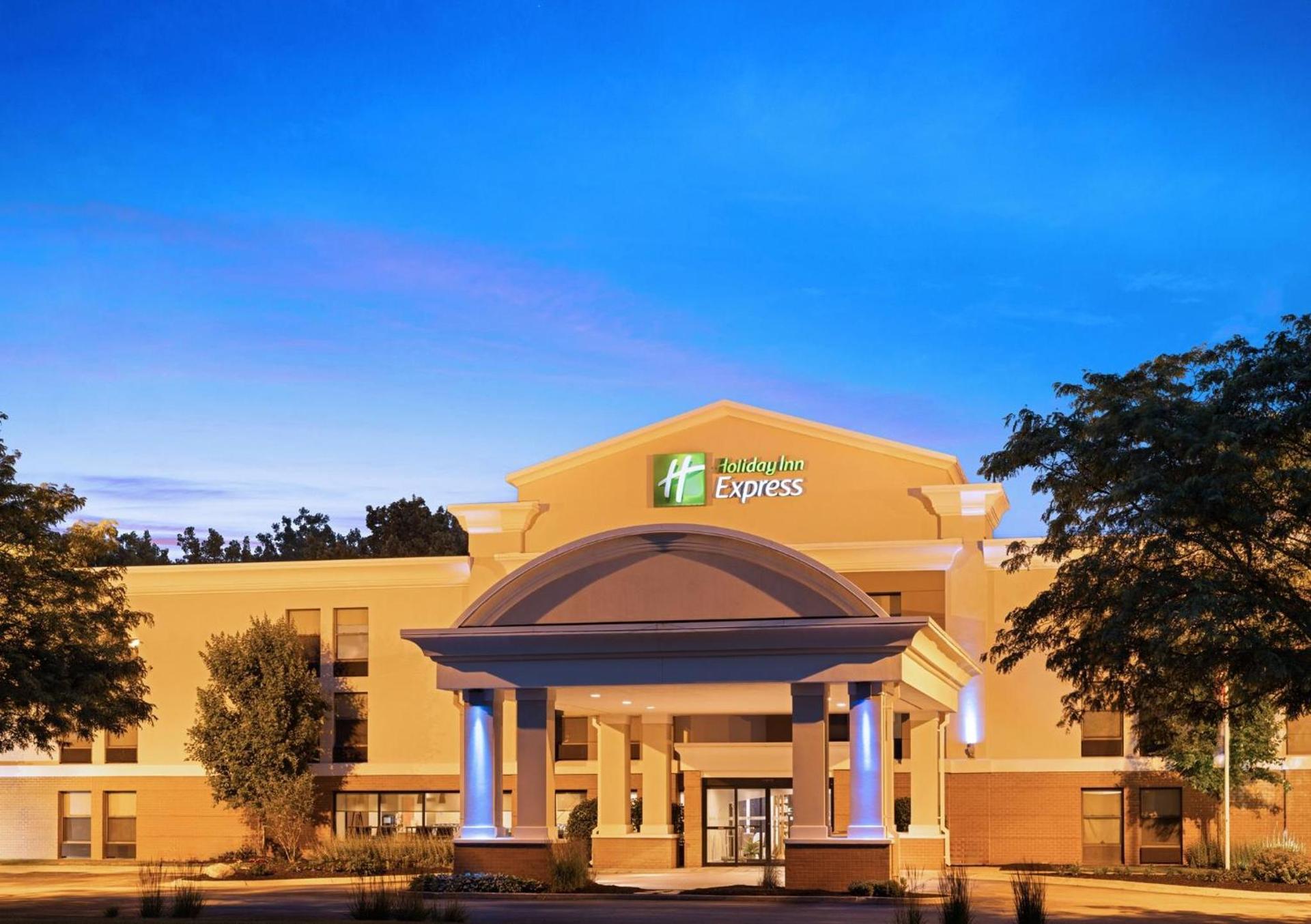 Holiday Inn Express Indianapolis Airport by IHG photo 25