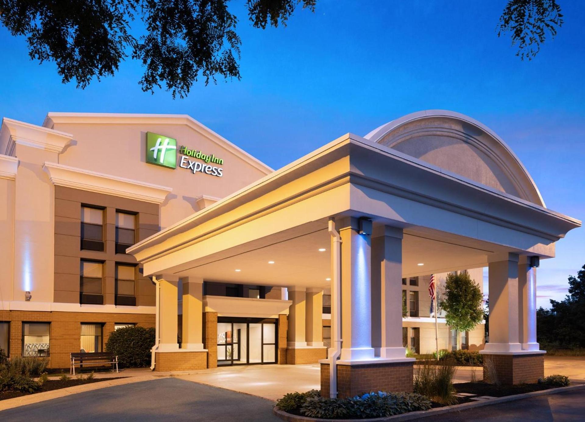 Holiday Inn Express Indianapolis Airport by IHG photo 29