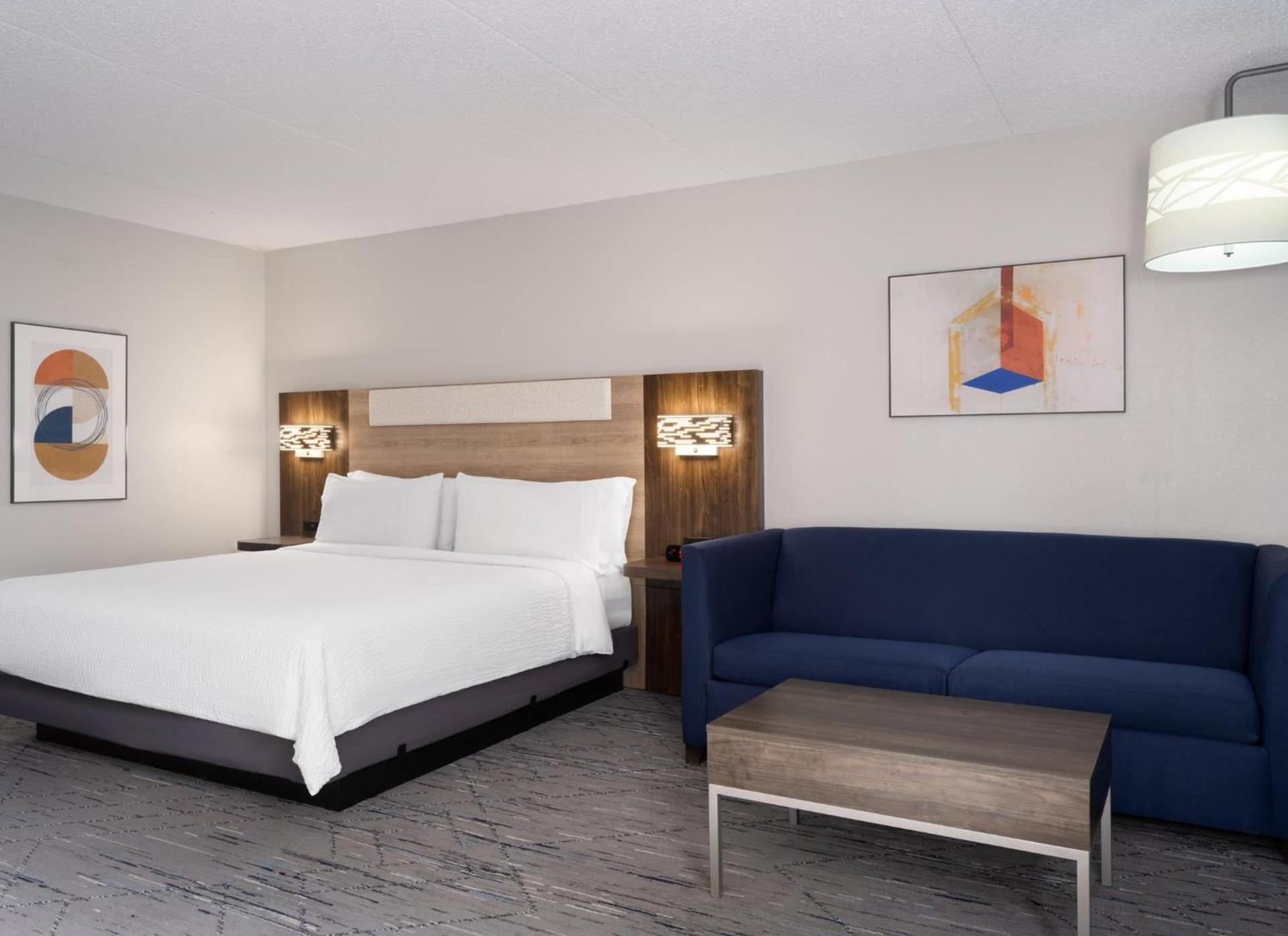 Holiday Inn Express Indianapolis Airport by IHG photo 50