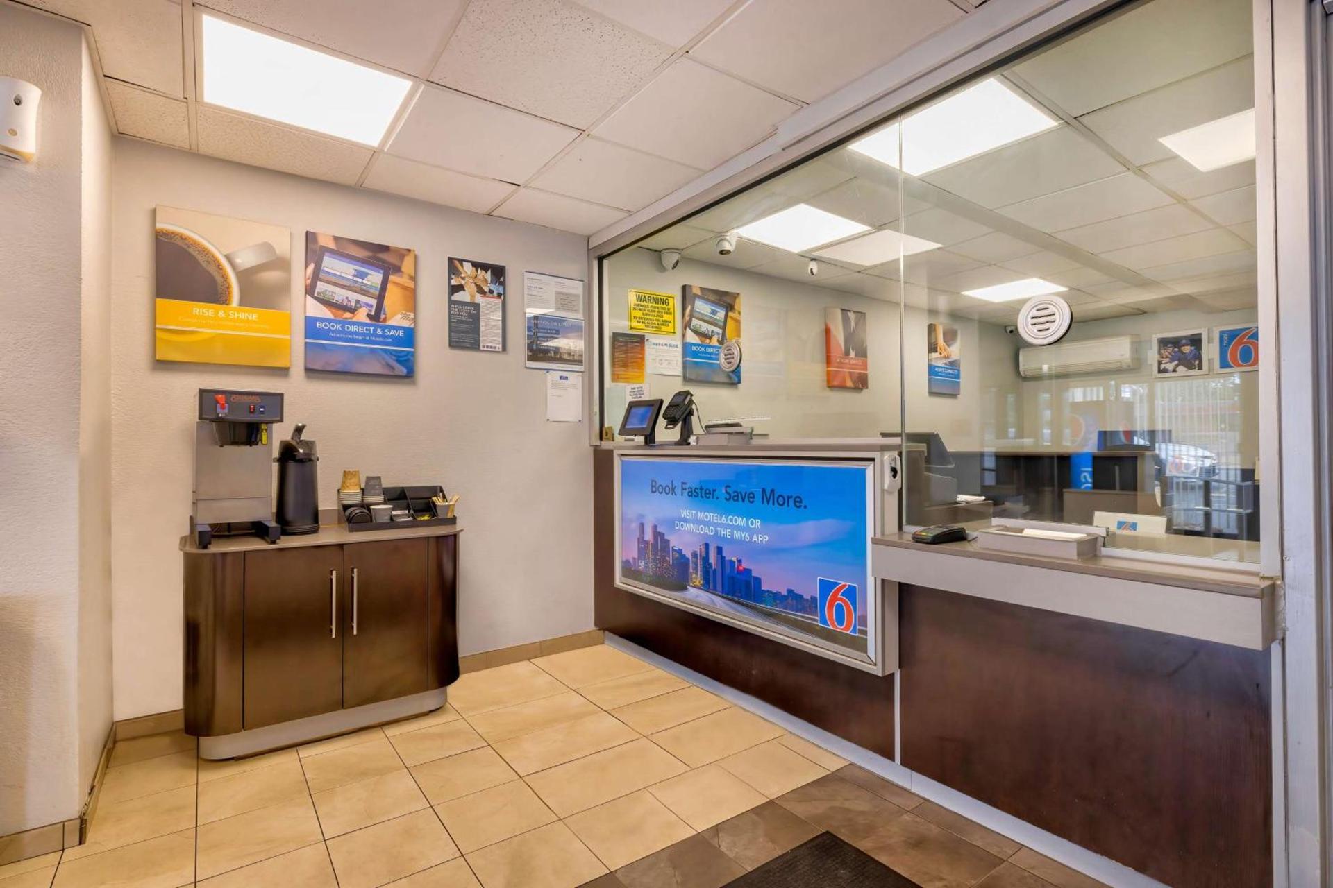Motel 6-Villa Park, IL - Chicago West photo 2