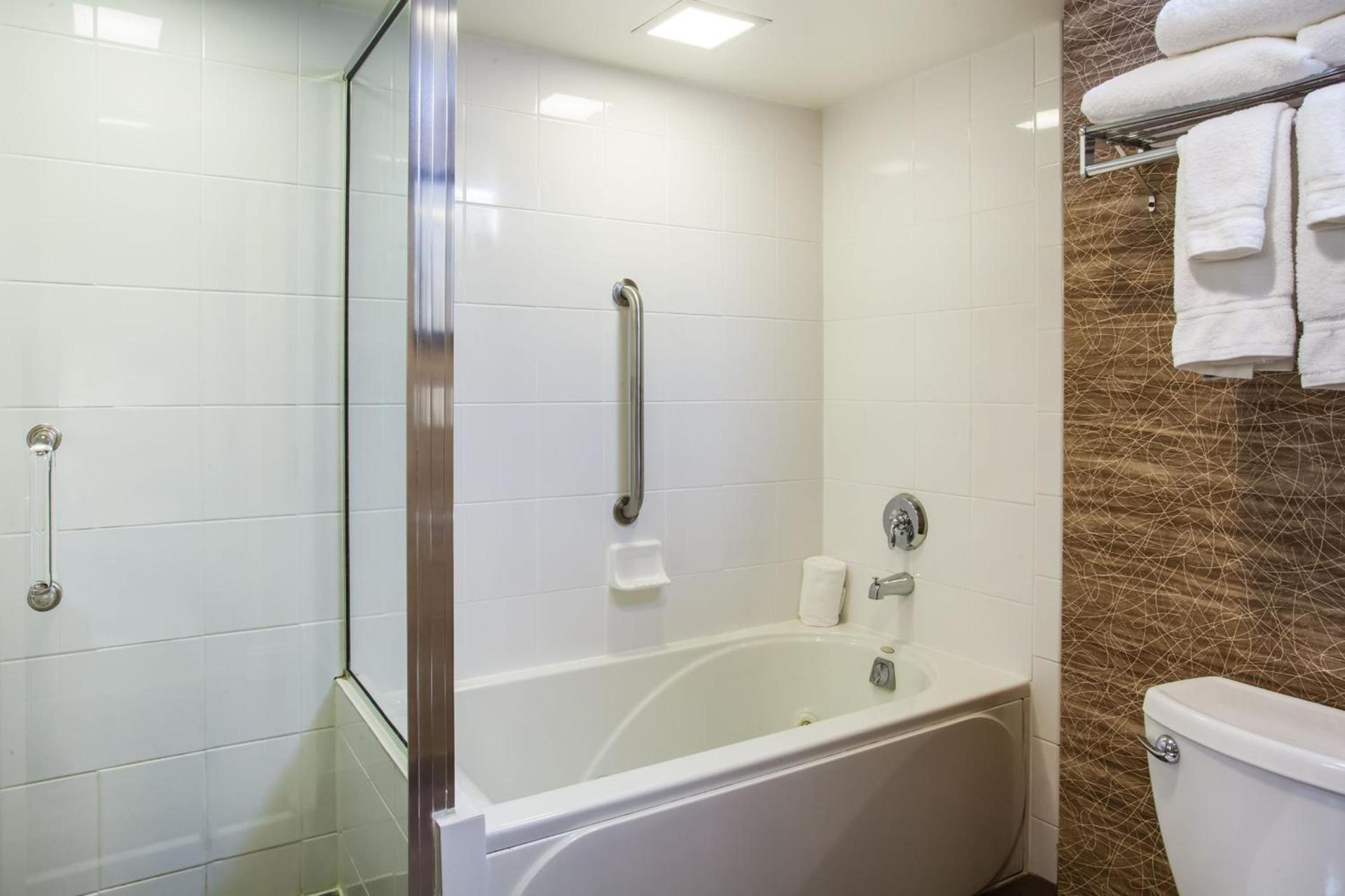 Holiday Inn Saratoga Springs by IHG photo 36