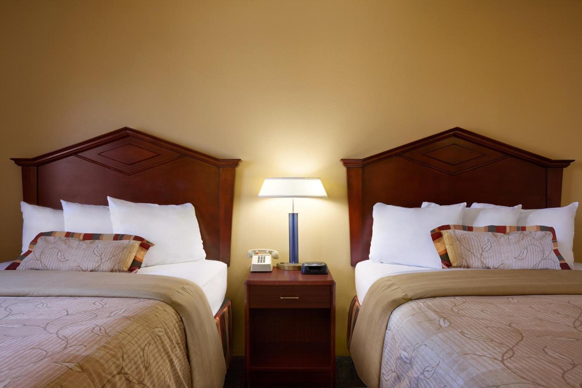 Days Inn by Wyndham Austin photo 14