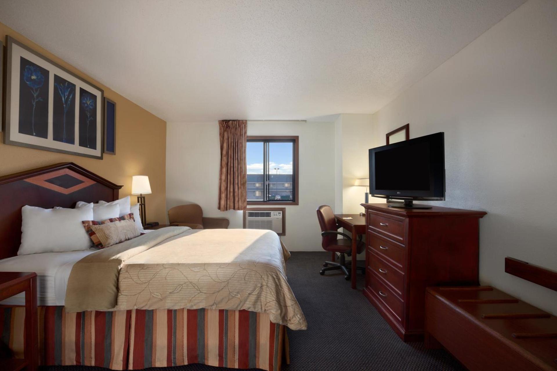 Days Inn by Wyndham Austin photo 10