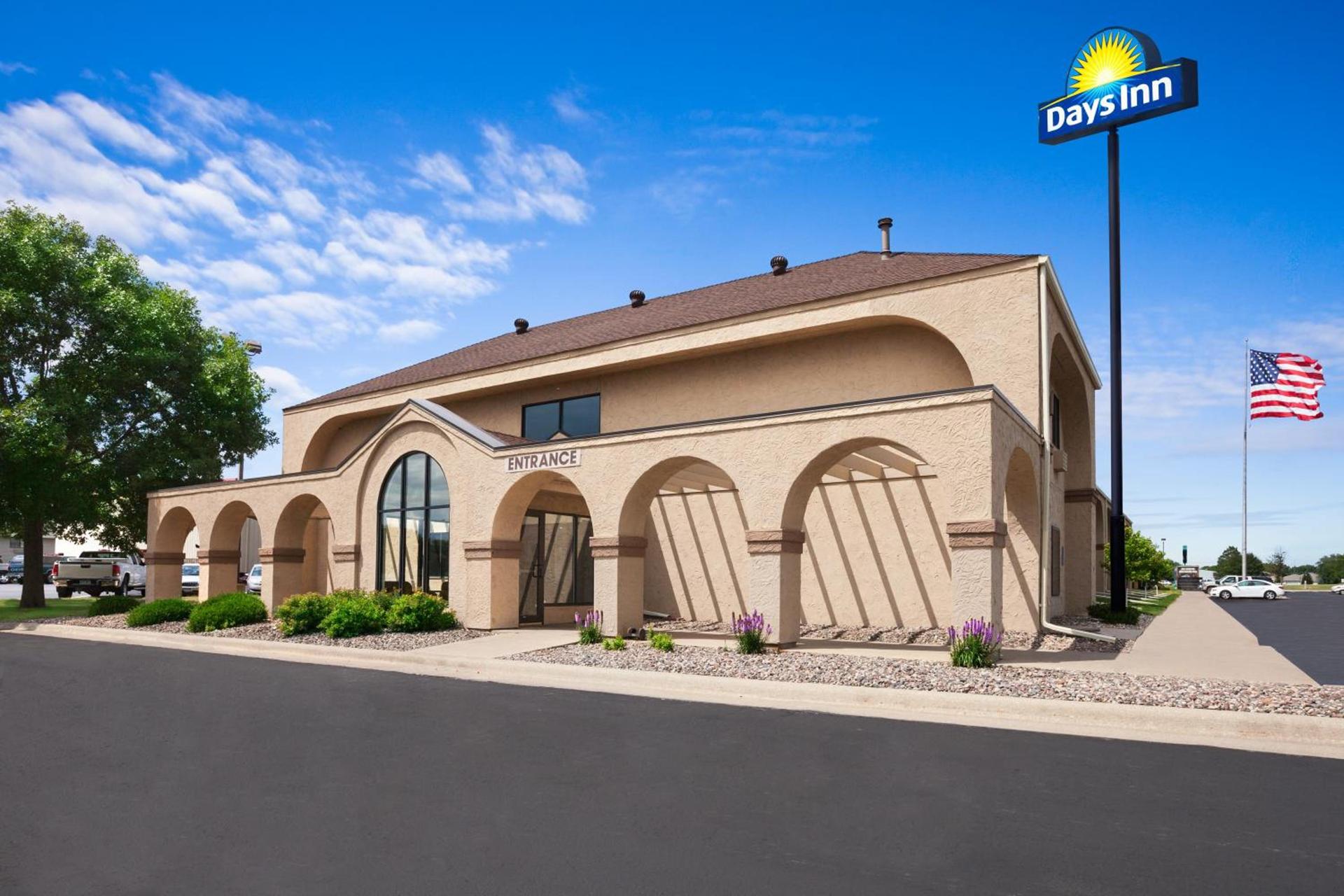 Days Inn by Wyndham Austin photo 2