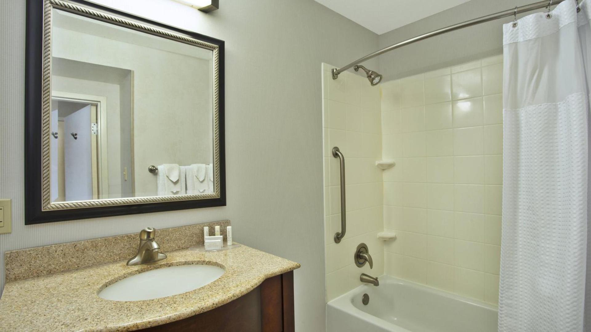 Courtyard by Marriott Gulfport Beachfront photo 29