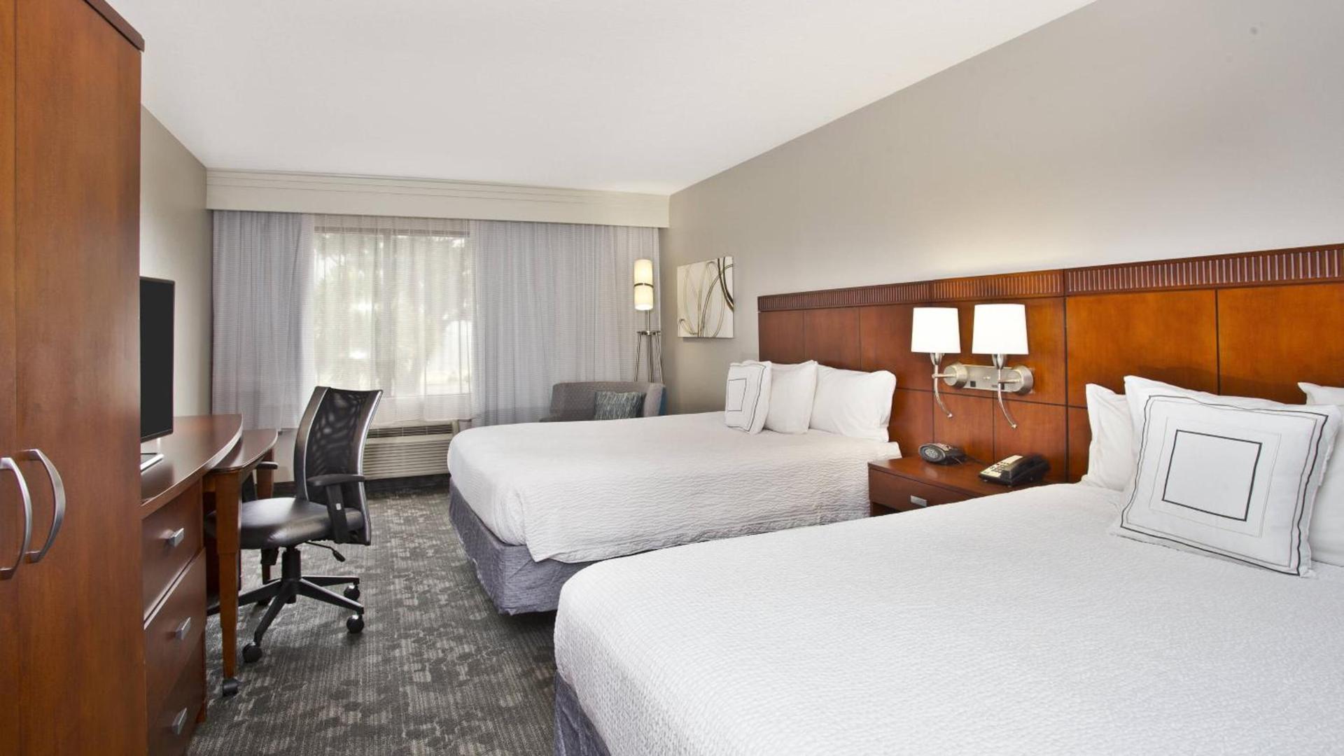 Courtyard by Marriott Gulfport Beachfront photo 31