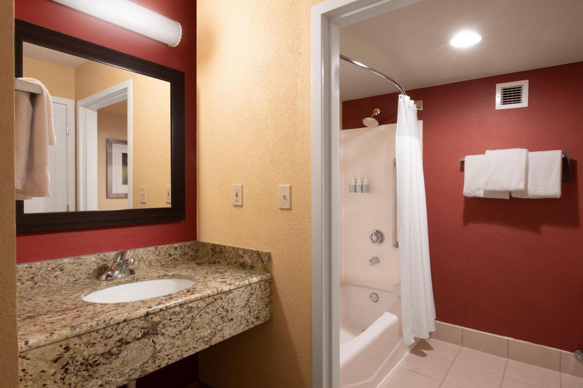 Courtyard by Marriott Dallas Plano in Legacy Park photo 12