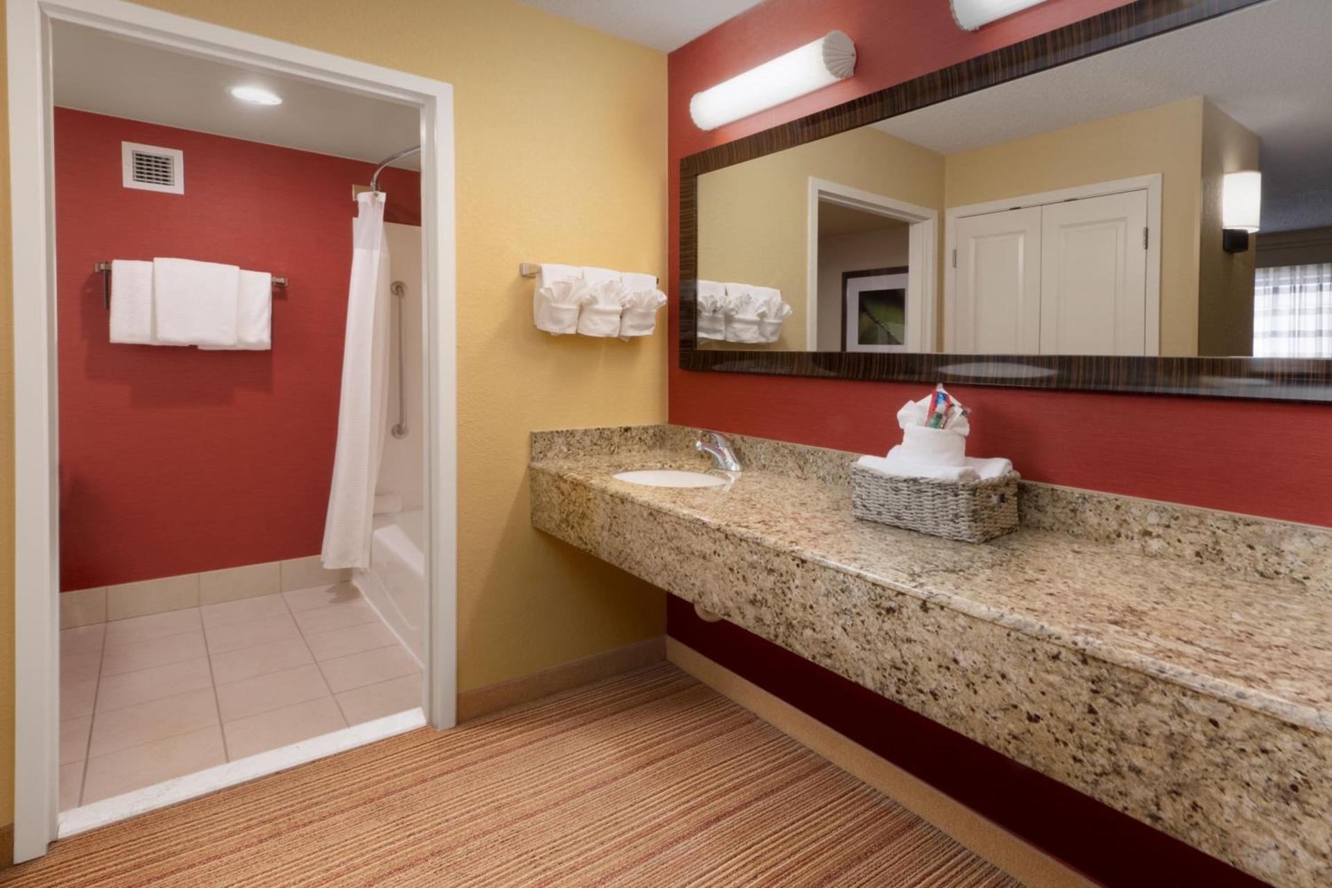 Courtyard by Marriott Dallas Plano in Legacy Park photo 18