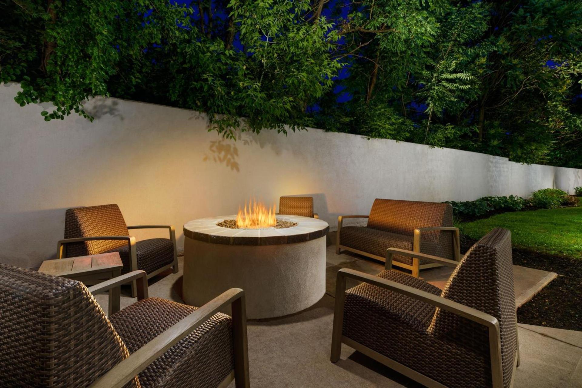 Courtyard Hartford Farmington photo 23