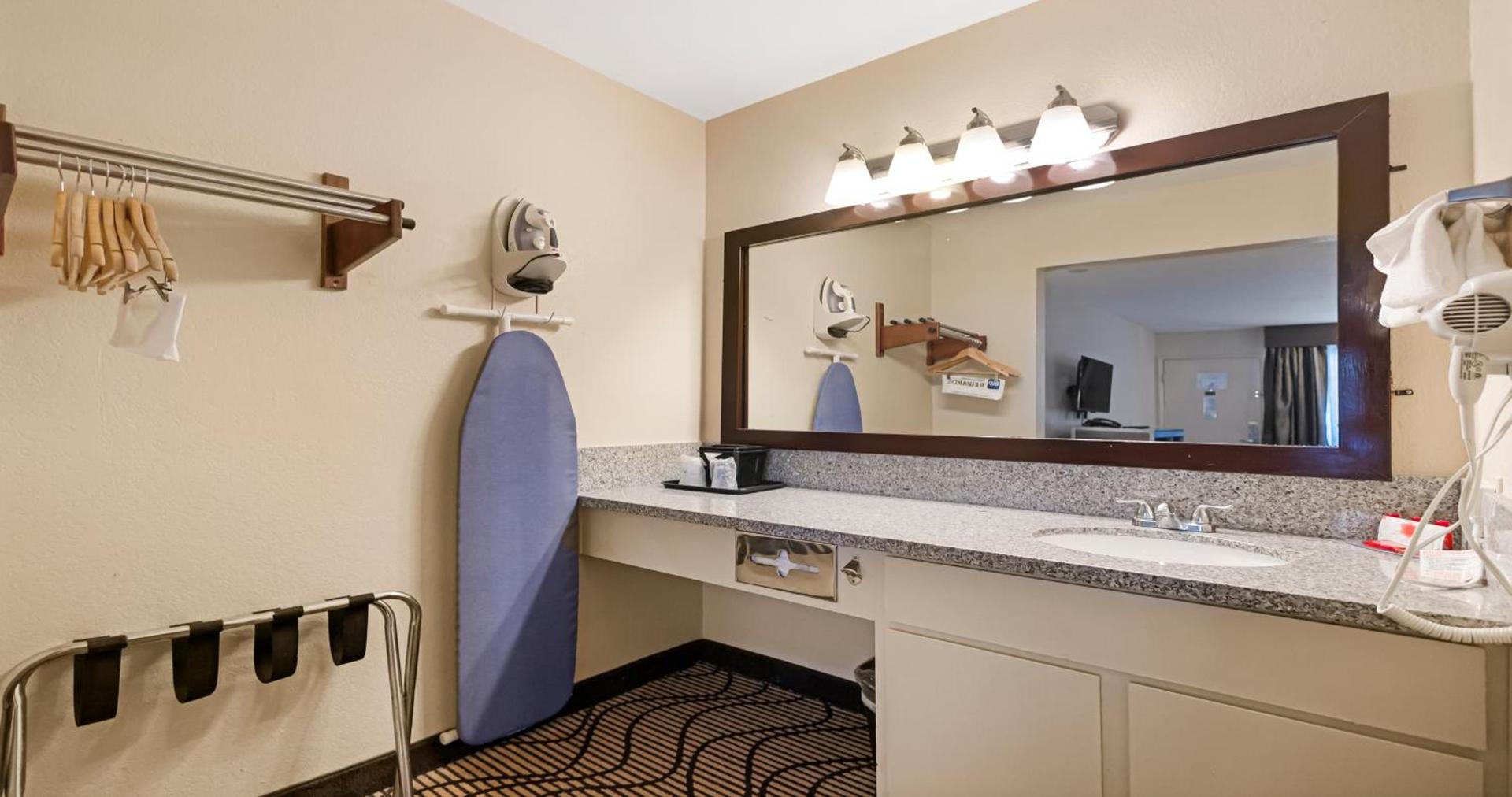 SureStay Plus Hotel by Best Western Sacramento North photo 92