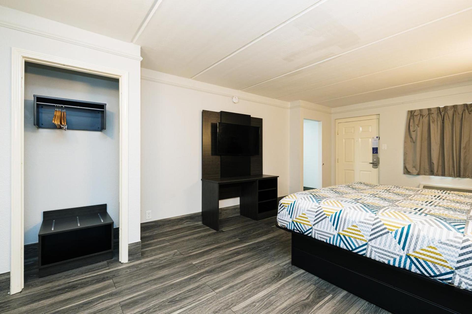 Motel 6-Baytown, TX - Garth Rd photo 15