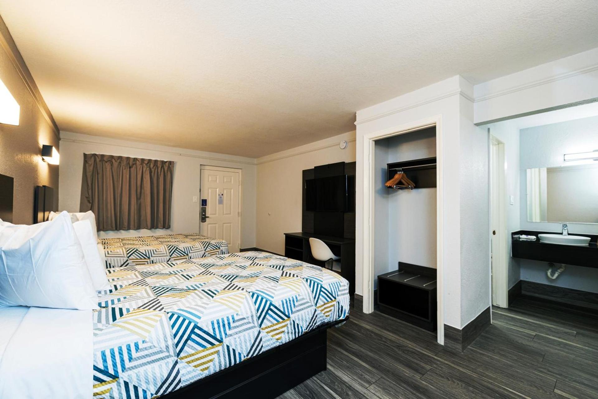 Motel 6-Baytown, TX - Garth Rd photo 22