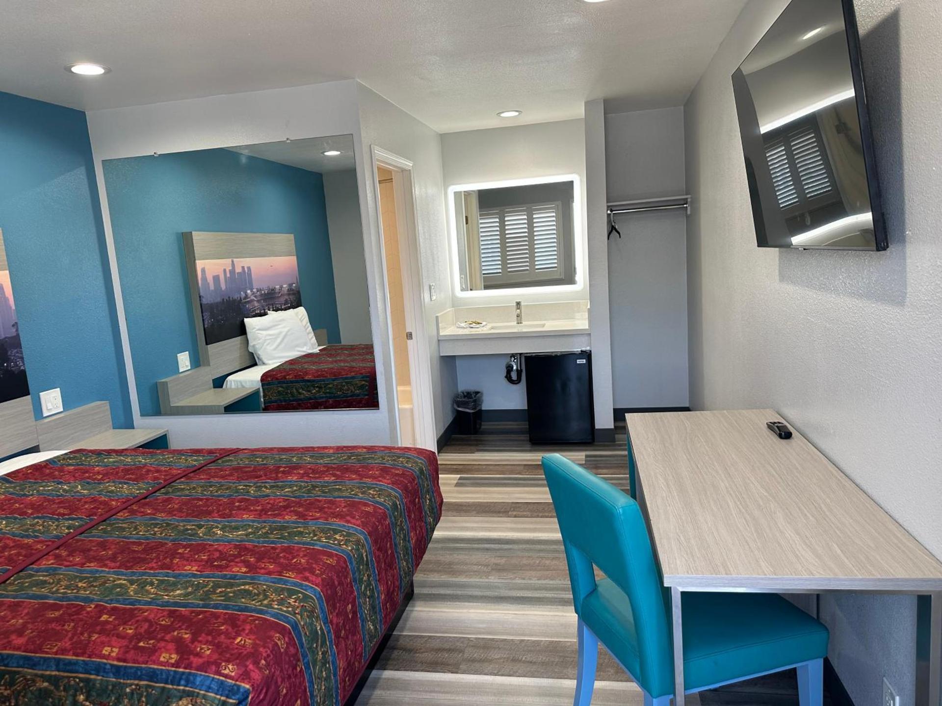 Sahara Inn - Los Angeles photo 37