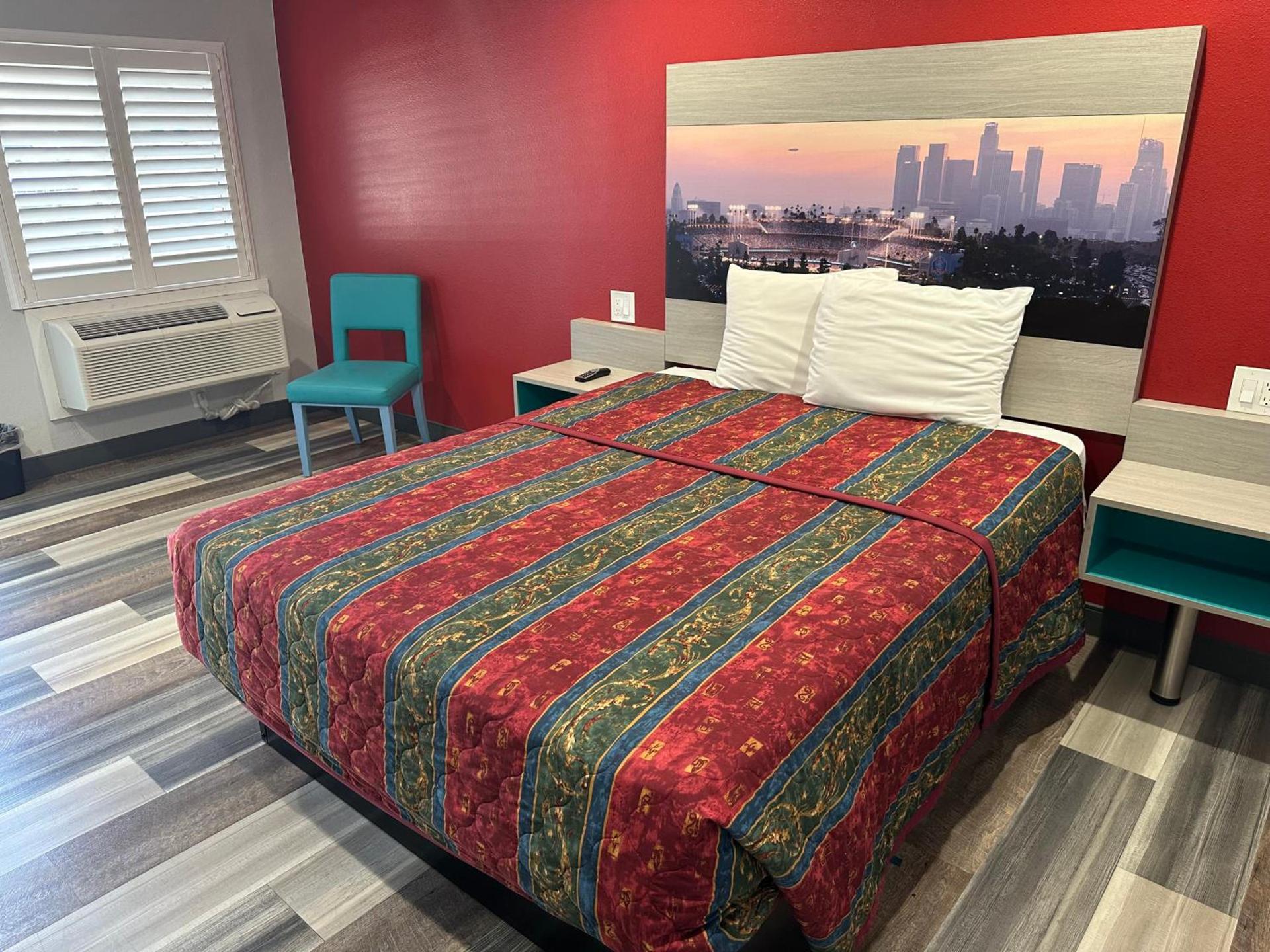 Sahara Inn - Los Angeles photo 20