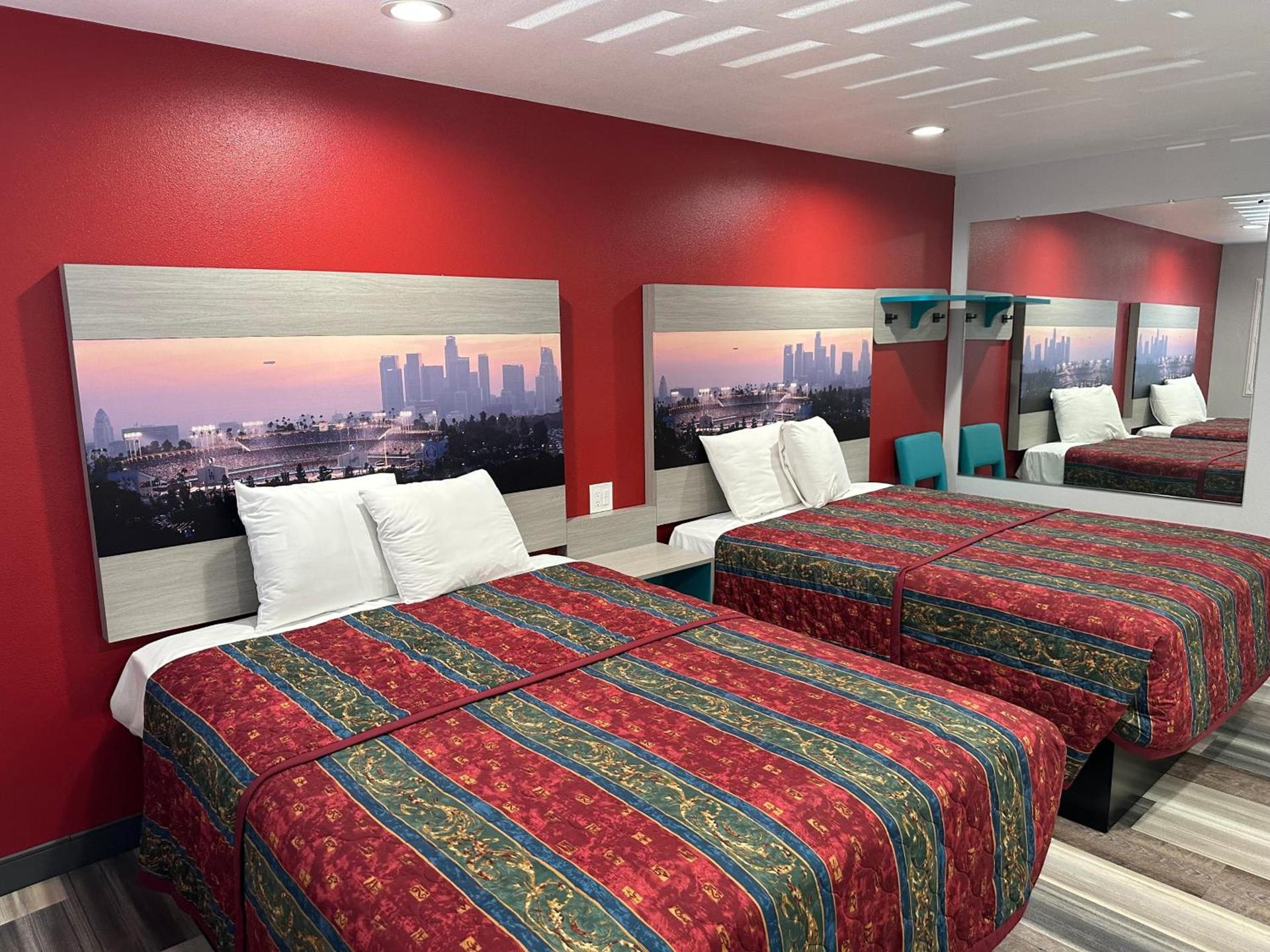 Sahara Inn - Los Angeles photo 14