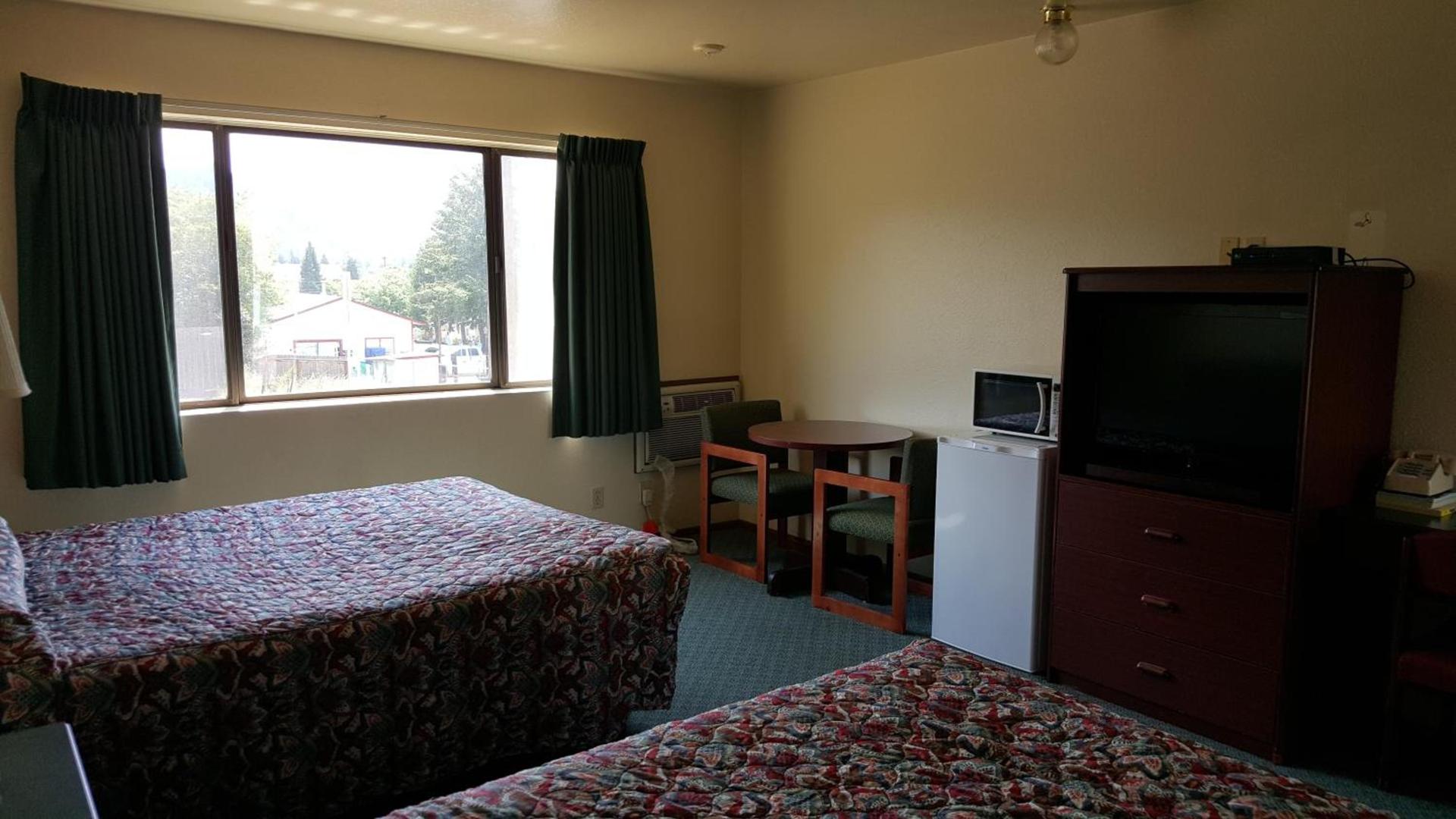 Safari Inn Motel photo 13