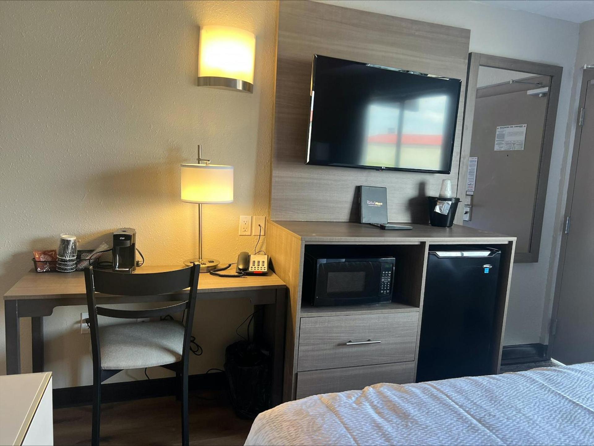 Red Roof Inn Bourbonnais photo 13