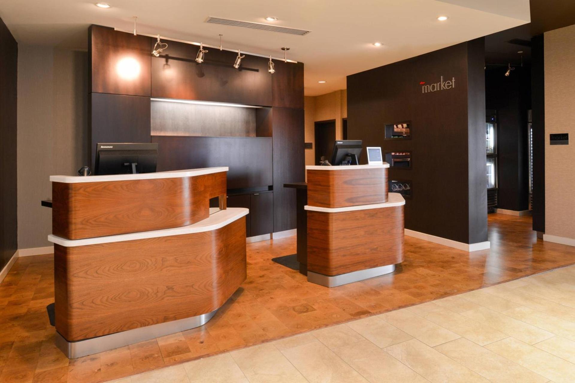 Courtyard by Marriott Toledo North photo 2