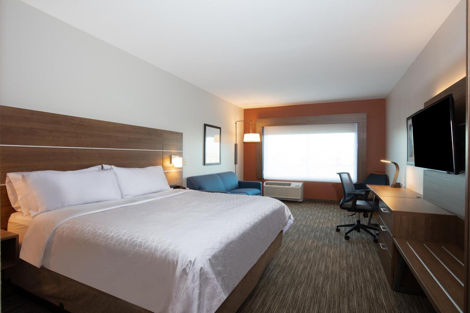 Holiday Inn Express & Suites - Beloit by IHG photo 44