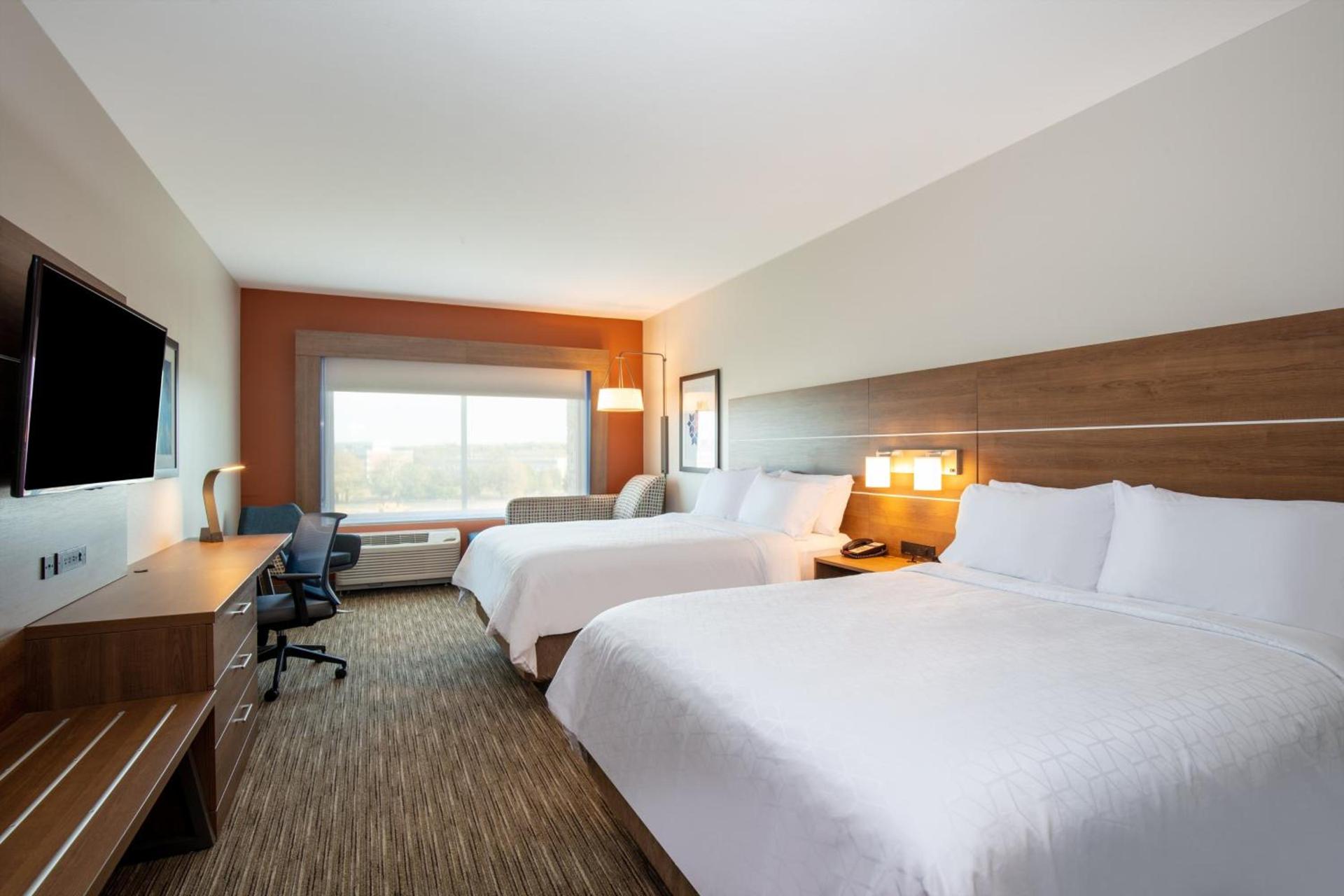 Holiday Inn Express & Suites - Beloit by IHG photo 39