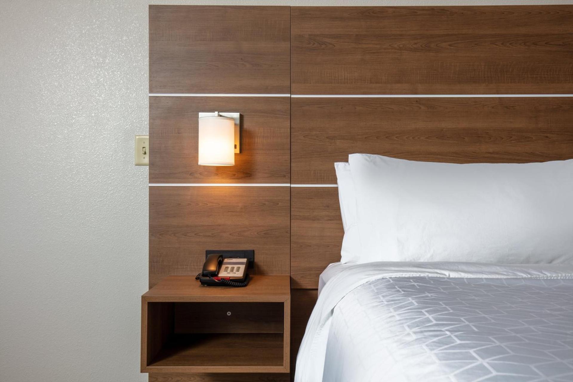 Holiday Inn Express & Suites - Beloit by IHG photo 45