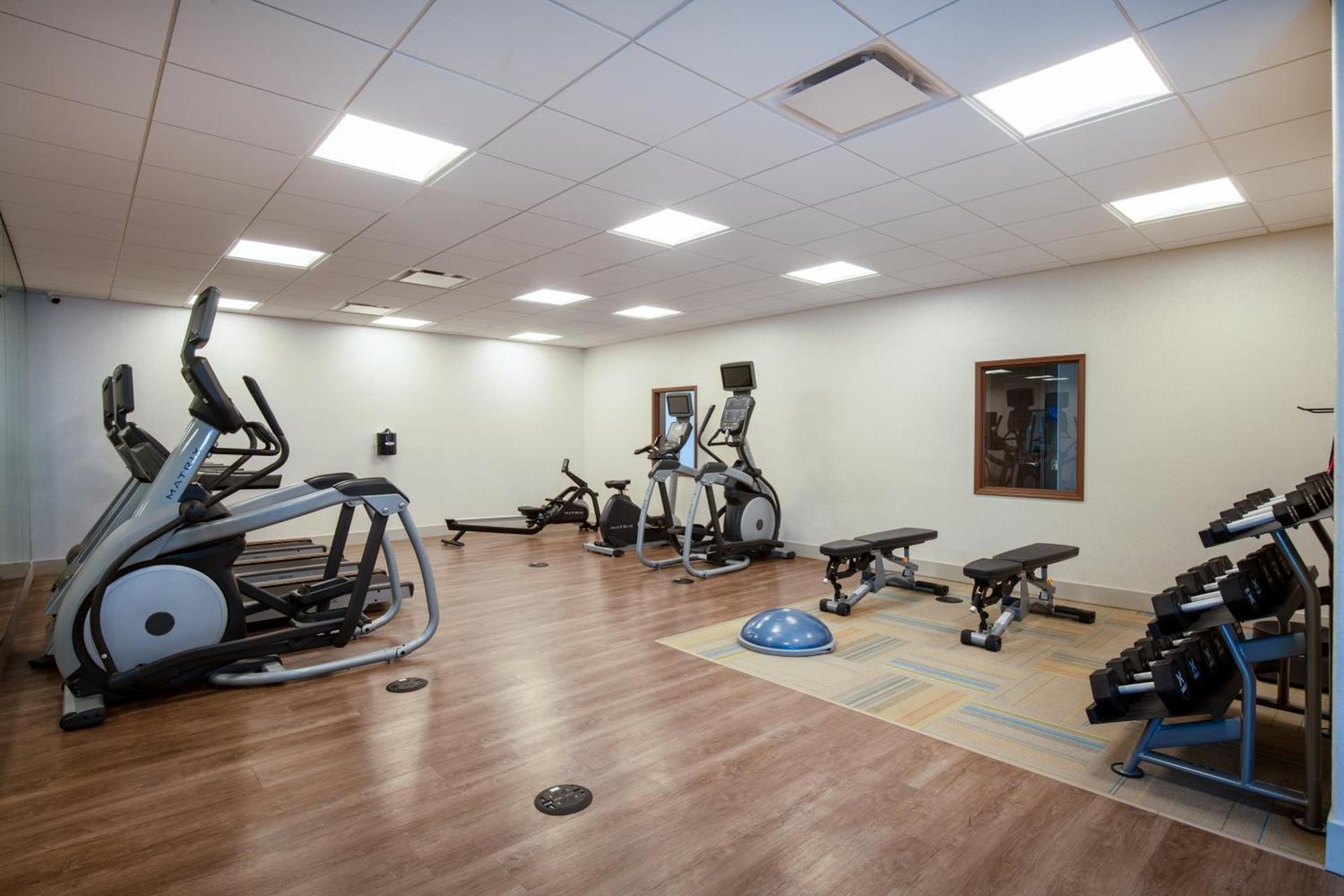 Holiday Inn Express & Suites - Beloit by IHG photo 30
