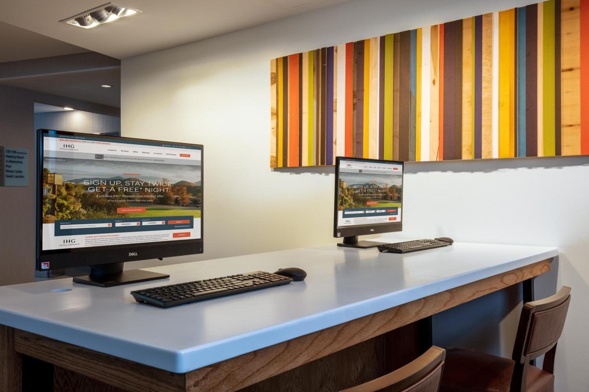 Holiday Inn Express & Suites - Beloit by IHG photo 38