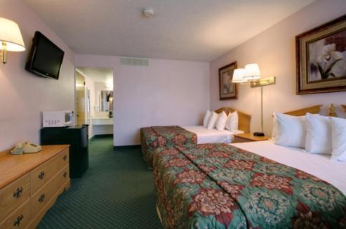 Americas Best Value Inn Uvalde photo 23