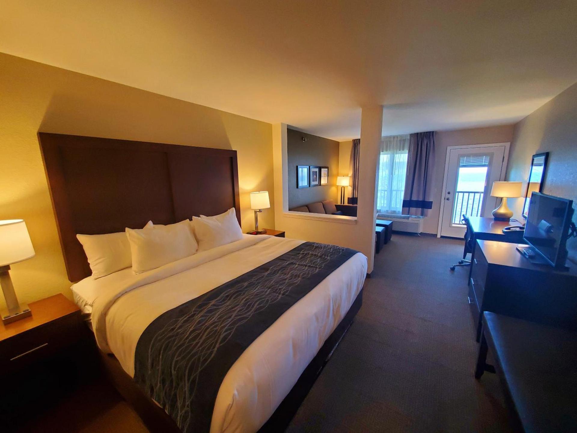 Comfort Inn & Suites Munising-Lakefront photo 3