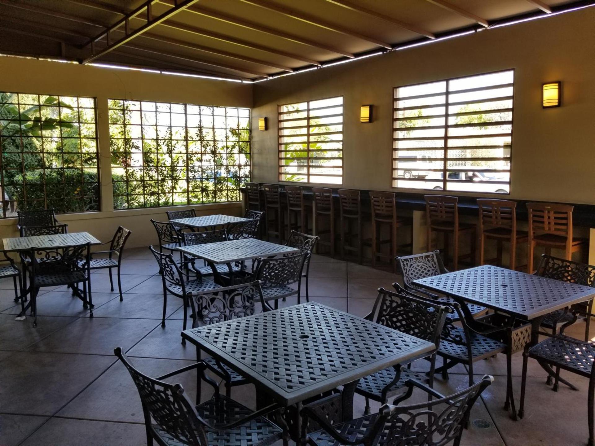 Quality Inn & Suites Anaheim Maingate photo 49