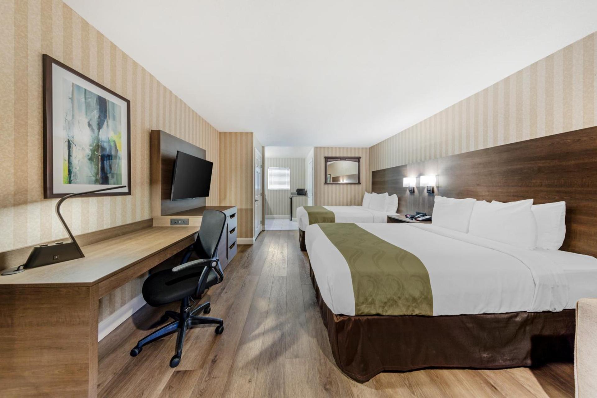 Quality Inn & Suites Anaheim Maingate photo 61