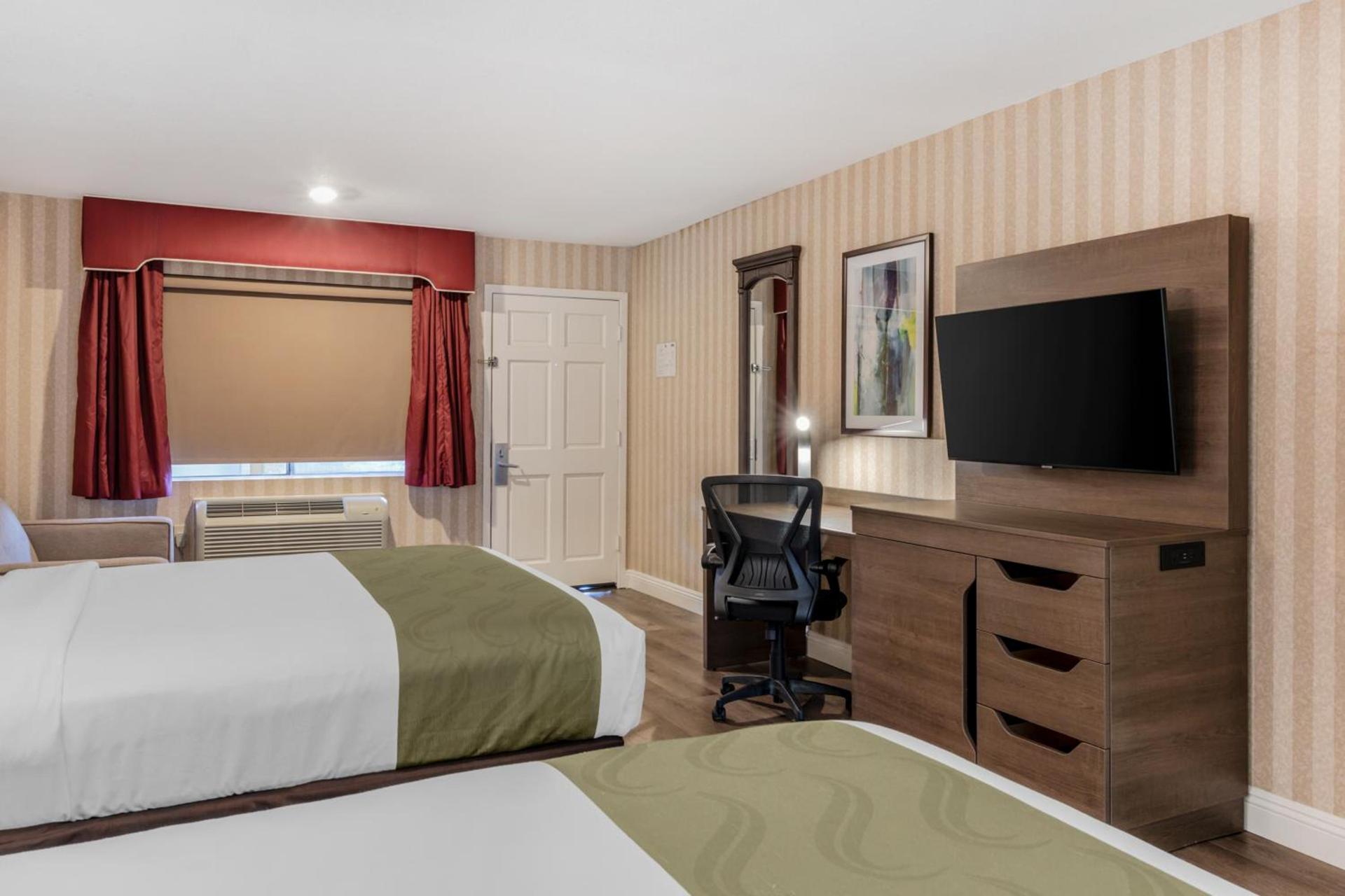 Quality Inn & Suites Anaheim Maingate photo 62